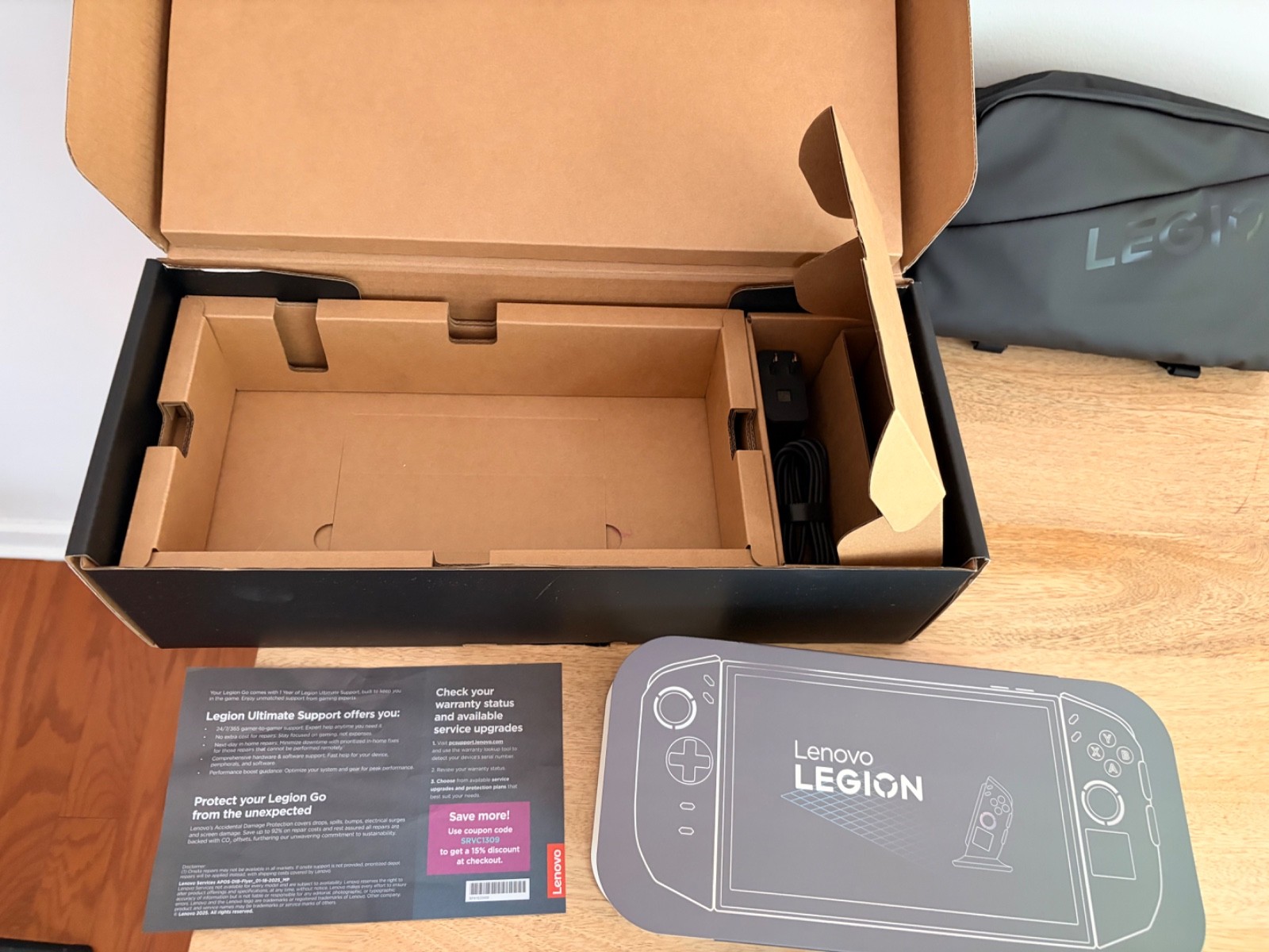 Lenovo Legion Go 2 Ryzen Z2 Extreme 32GB 2TB Upgraded Bag/Case Bundle