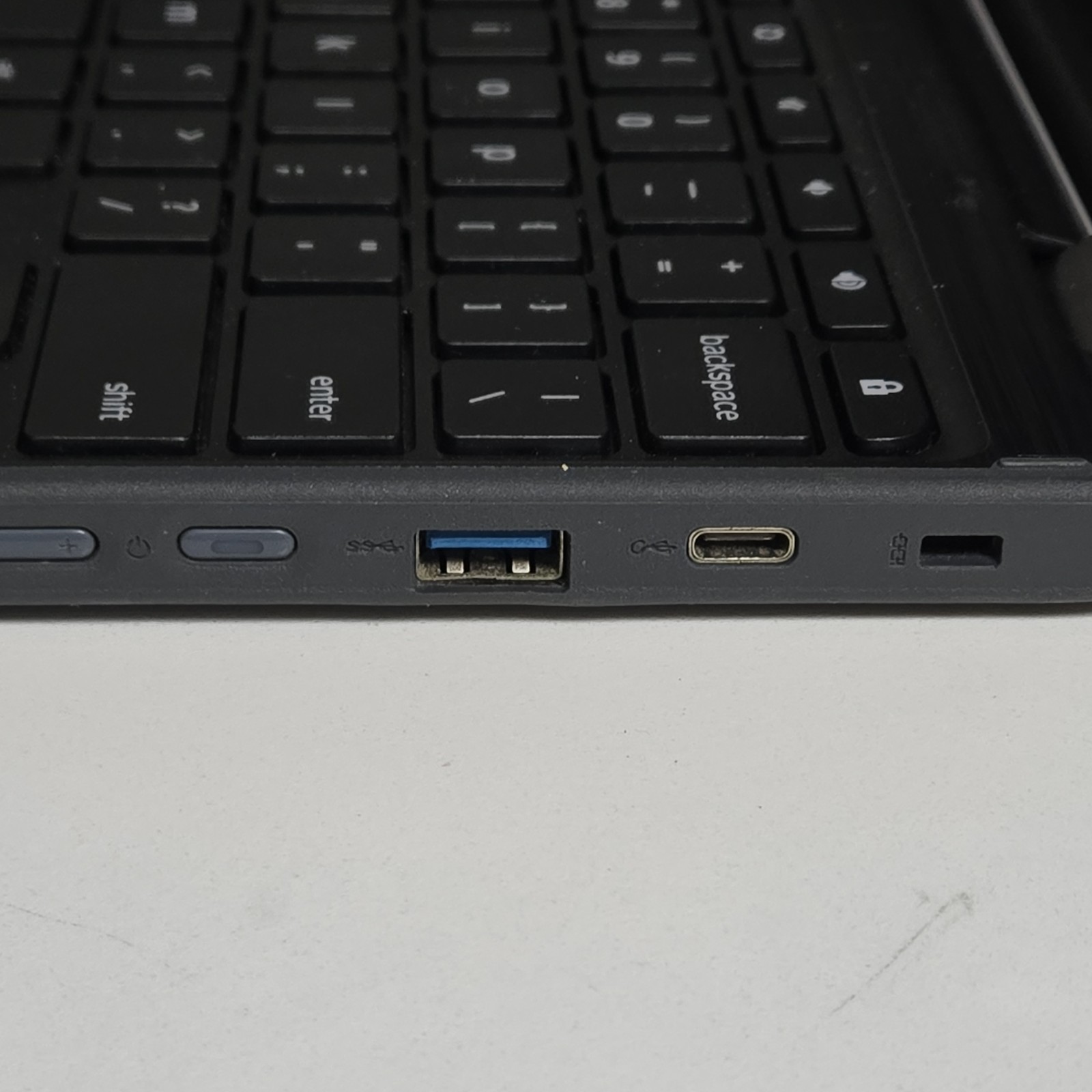 Lenovo 300e Chromebook 2nd Gen AST 11.6″ Black AMD A4 Chrome OS Webcam
