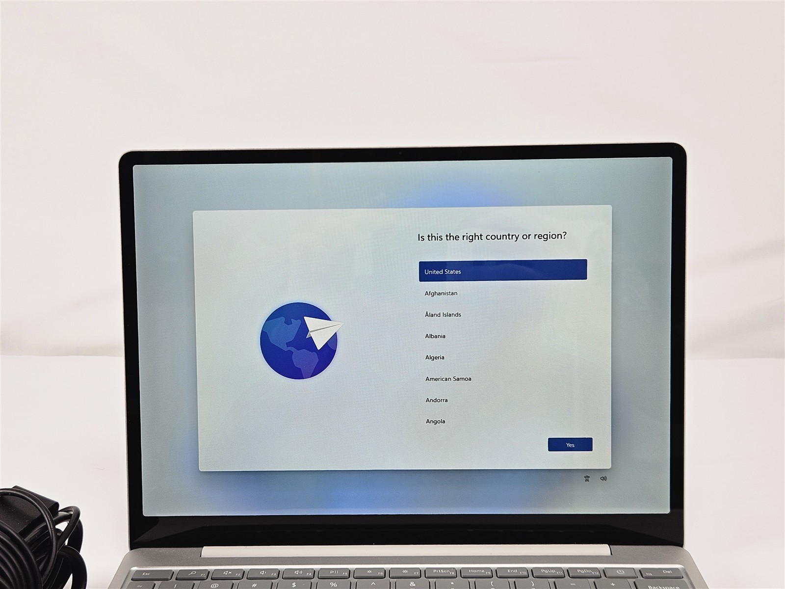 Microsoft Surface Laptop Go 2 i5-1135G7 2.4GHz 256GB SSD 16GB Iris Xe 12.4″
