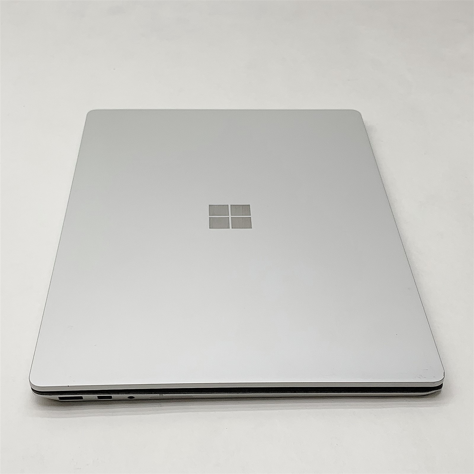 Microsoft Surface Laptop Intel Core i7 7660U 2.50GHZ 13.3″ 16GB 512GB Windows 10