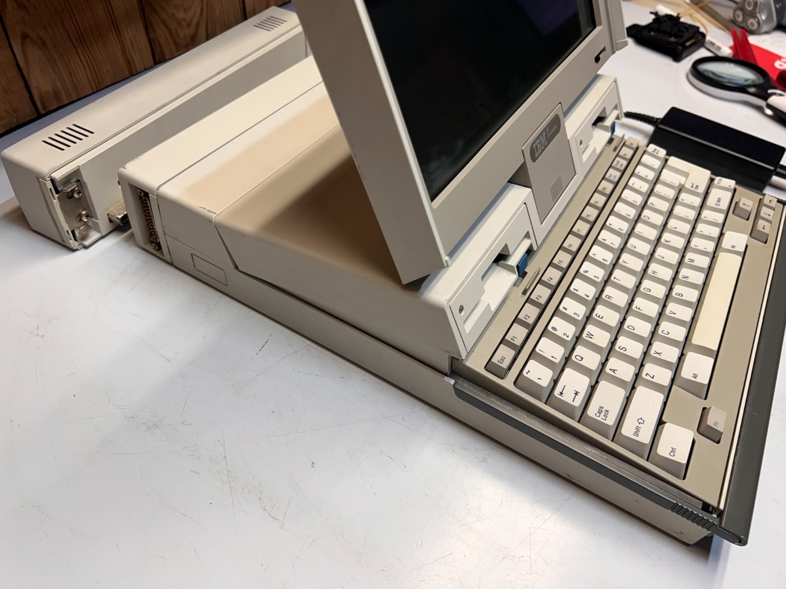 1986 IBM 5140 PC Convertible Portable Laptop with Power Supply