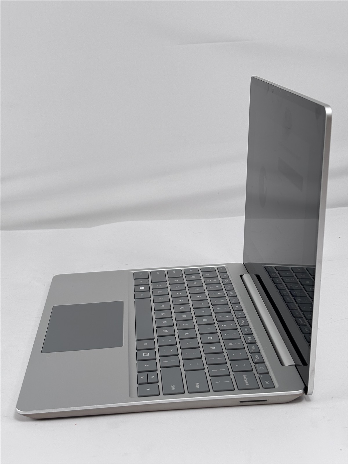 Microsoft Surface 12.4″ Laptop Go 2 Core i5-1135G7 2.4GHz 16GB 256GB SSD