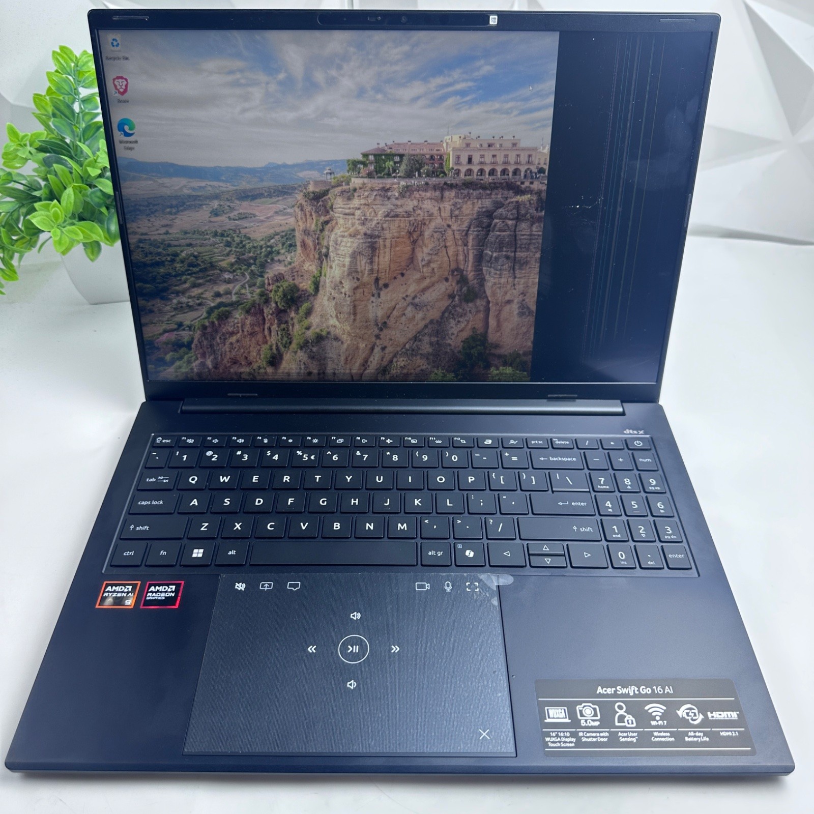Acer Swift Go 16 AI 16″ Ryzen AI 9 465, 32GB, 1TB, Radeon 880M -DEFECTIVE SCREEN
