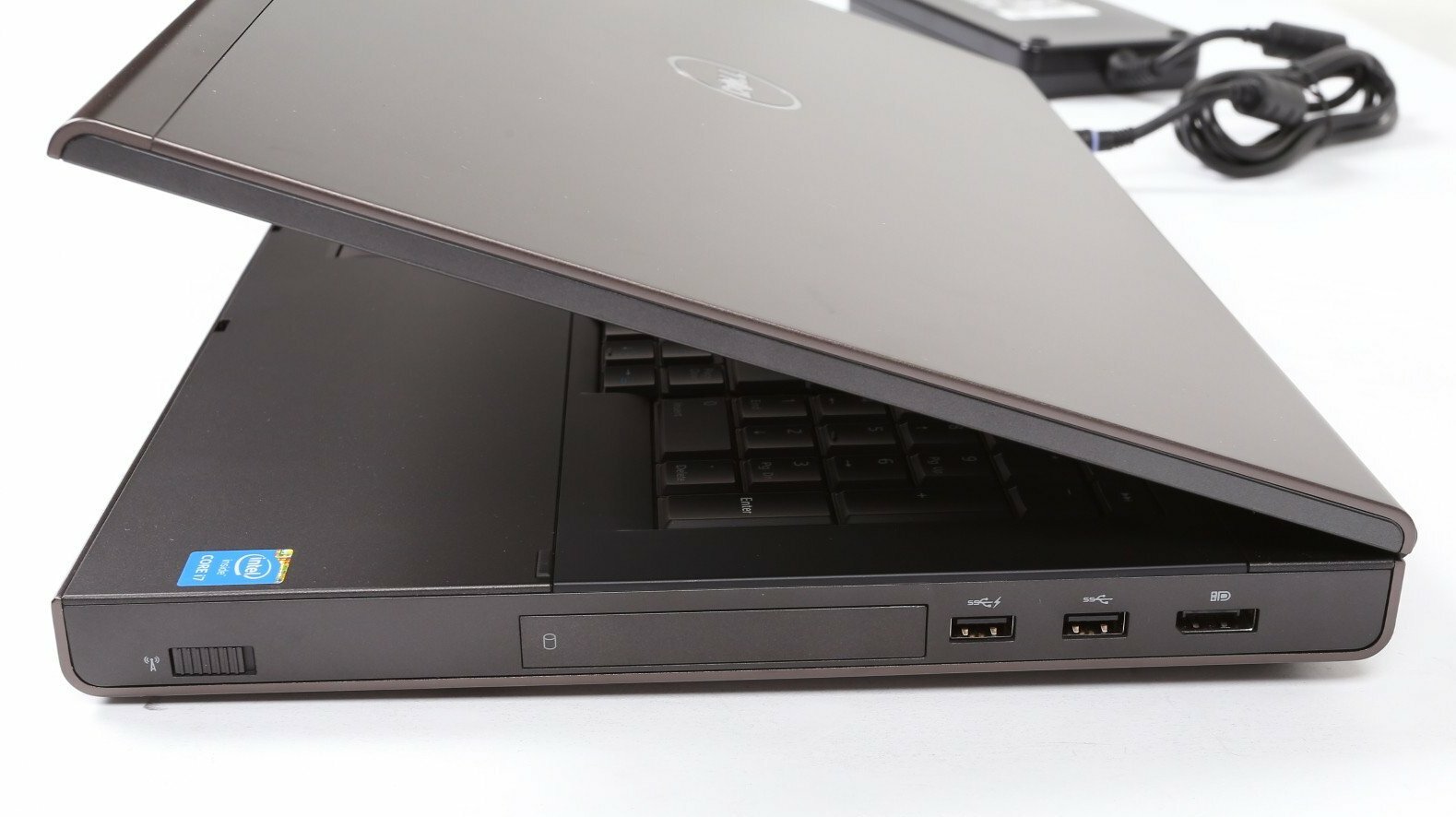Workstation DELL M6800 i7-EXTREME 6TB SSD (4TB+2TB )DVDRW 32GB 17.3″ K5100M 8GB