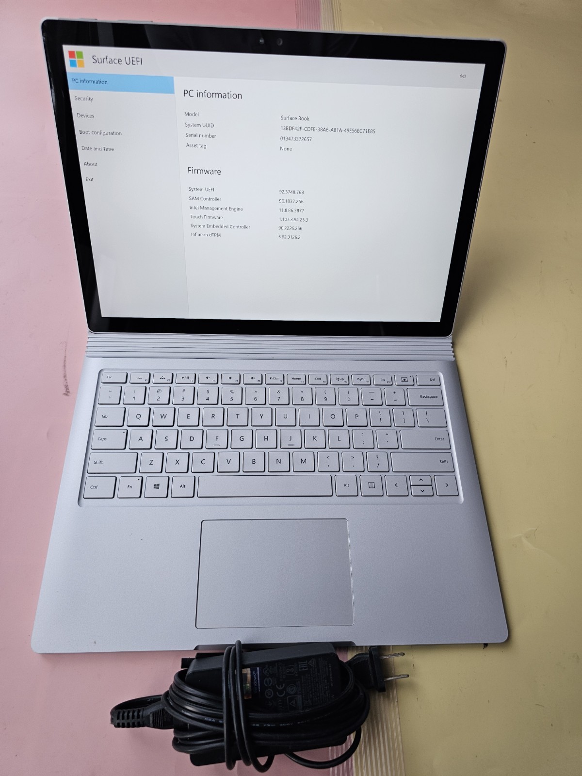 Microsoft Surface 1703 Core i7-6600U 16GB RAM 512GB SSD NVIDIA BACKLIT 3000×2000