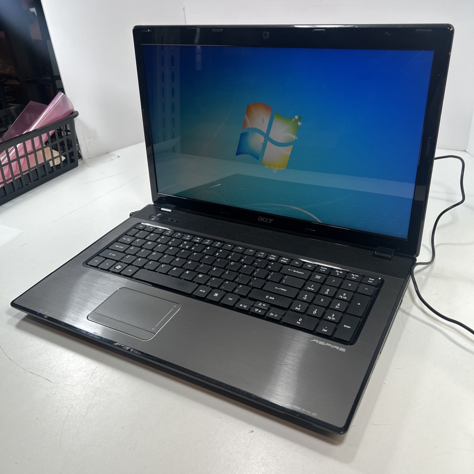 Acer Aspire 7741z 17.3’’ Intel Pentium P6000 3GB Ram 256GB HDD Win 7 Home Prem