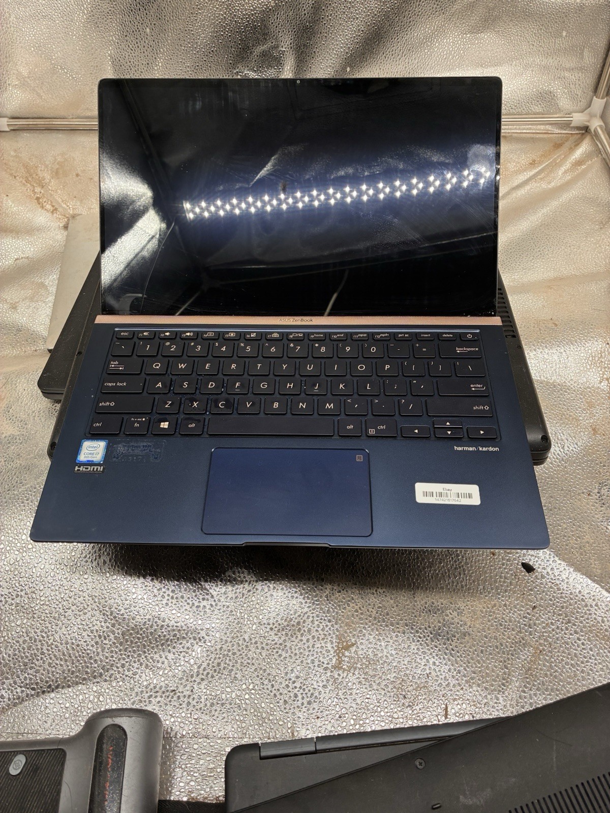 ASUS ZenBook UX433FA i7-8565U 1.80 GHz 16GB RAM 512GB SSD