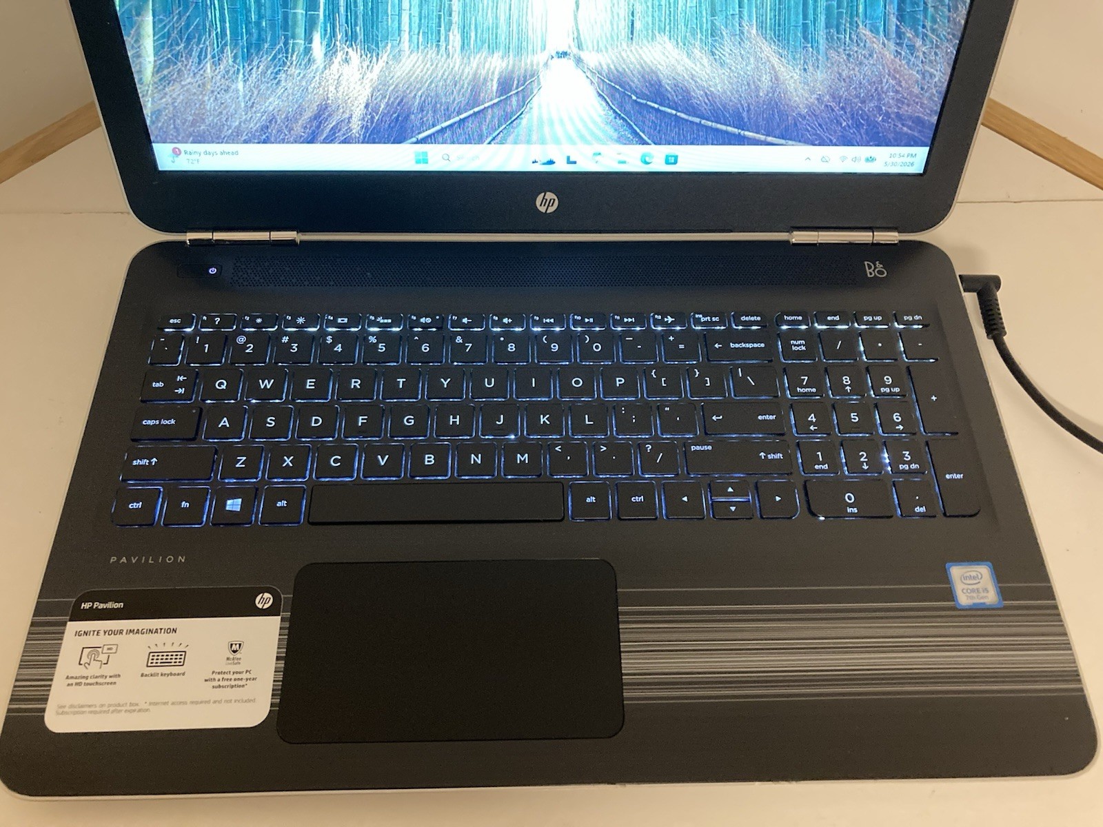 HP 15-au123cl 15.6″ Laptop, Windows 11 /i5 7200U/12GB/240GB/Excellent Cond/READ