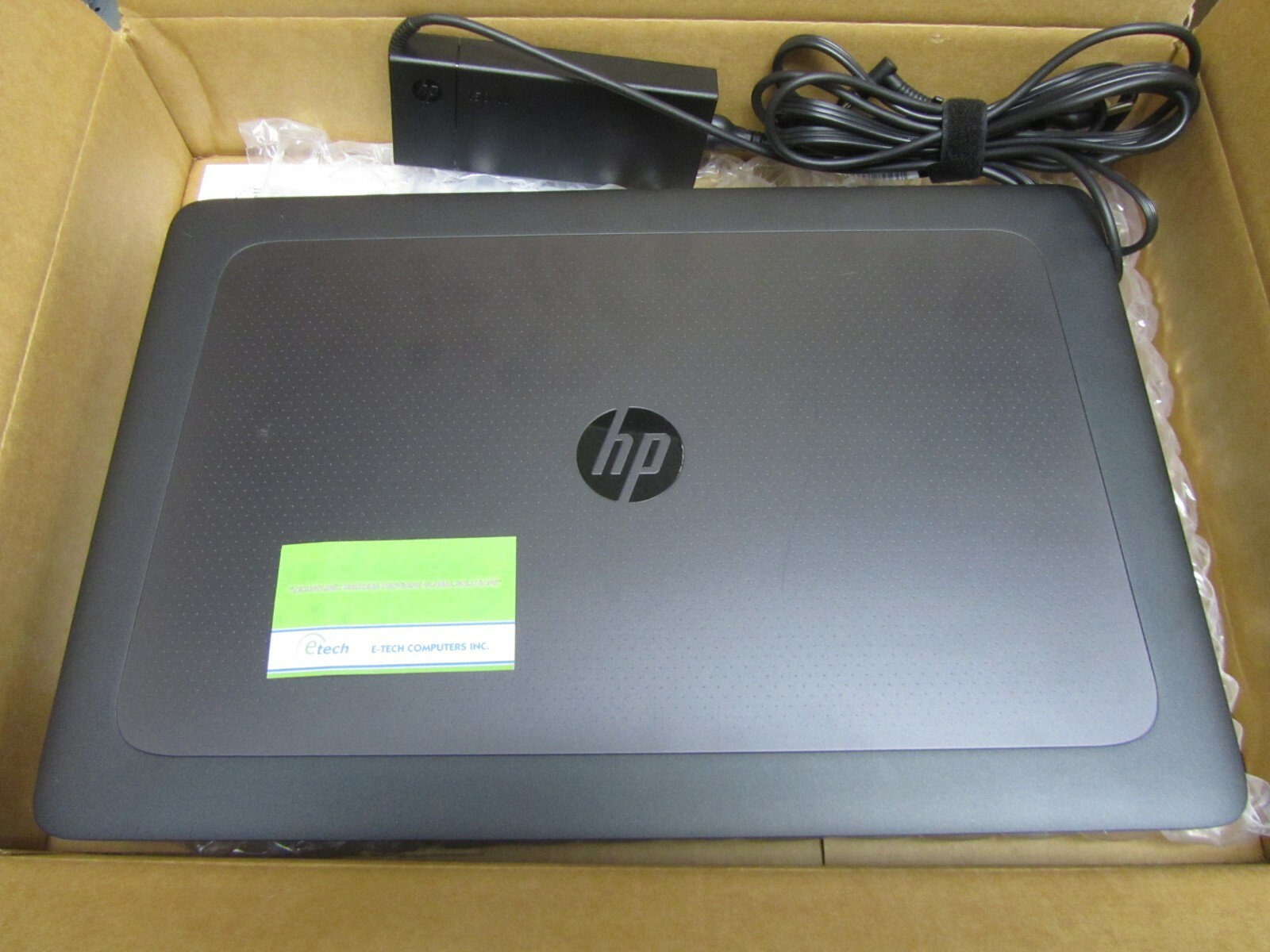 HP ZBook 17 G3 i7-6820HQ 4C 2.7GHz 32GB RAM 1TB NVMe SSD 17.3″ FHD 1080P Touch