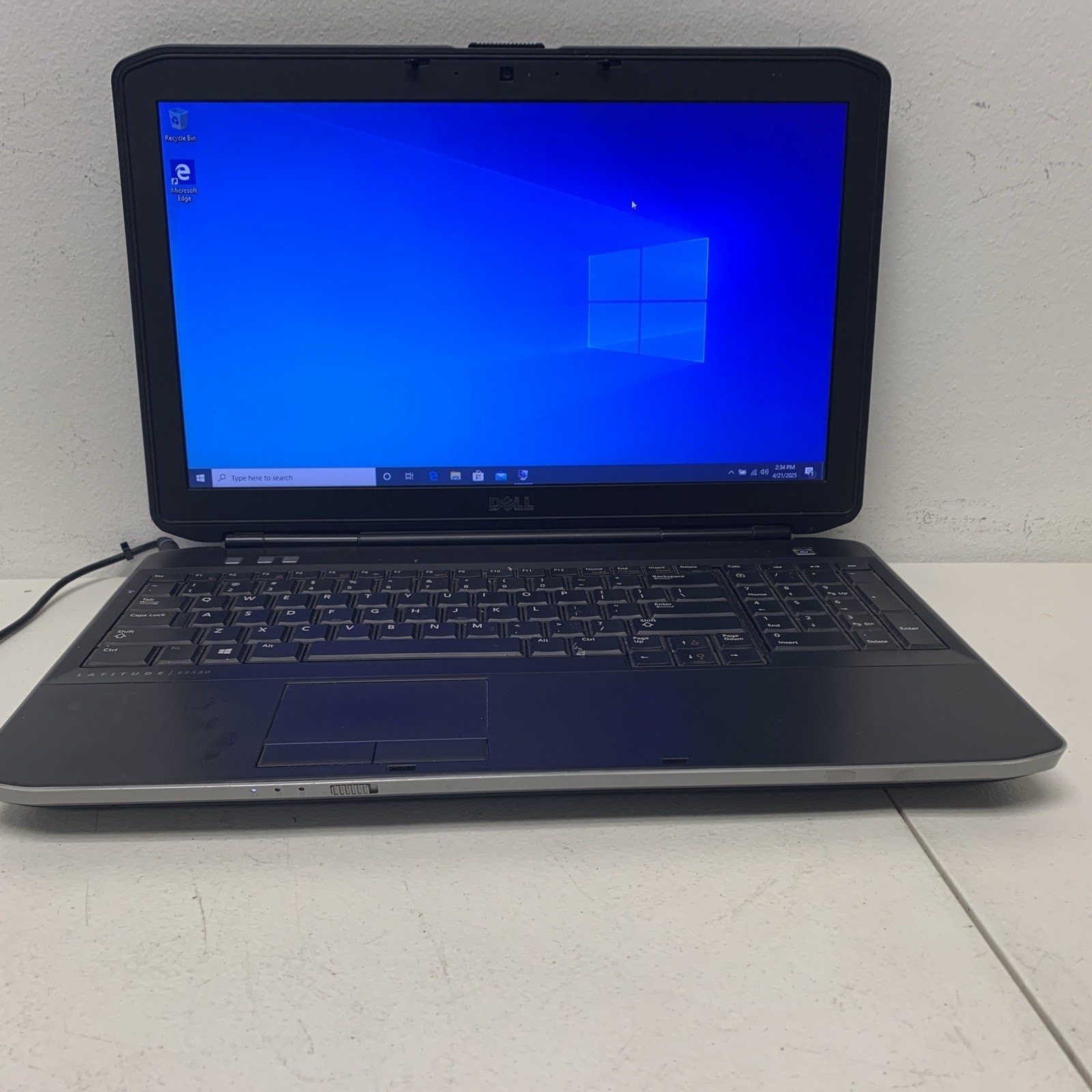DELL LATITUDE E5530 INTEL i3-3120M 2.5ghz 4GB 128 Gb SSD Wind 10 Pro