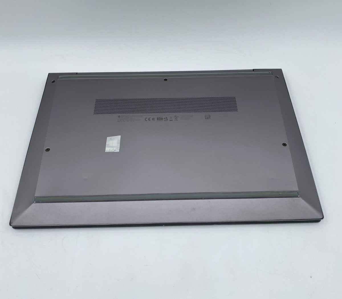 HP Zbook Firefly 15 G8 15.6″ i5-1145G7 2.60GHz 256GB SSD 8GB DDR4 Gray Fair/SEE