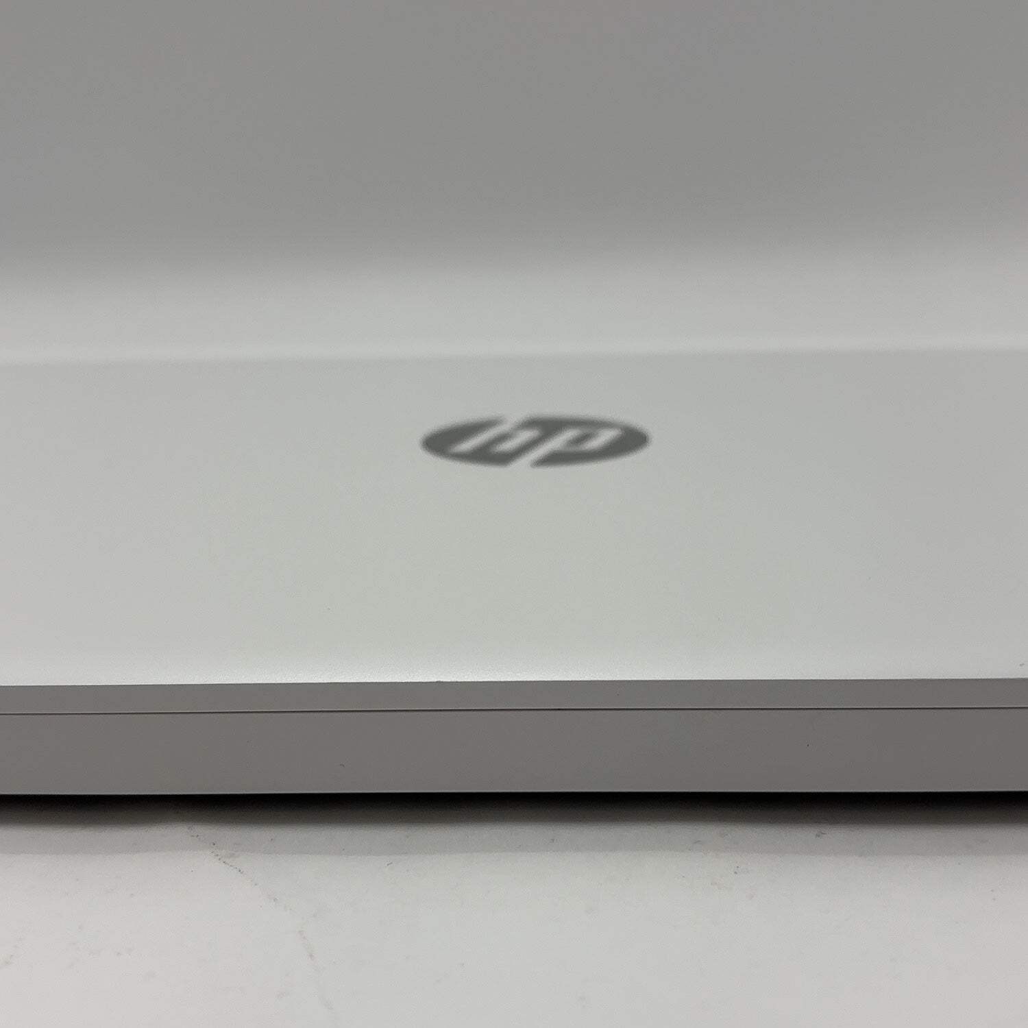 Broken HP Laptop 17-CN3XXX 17.3″ N200 1.0GHz 4GB RAM 128GB SSD Bad Trackpad