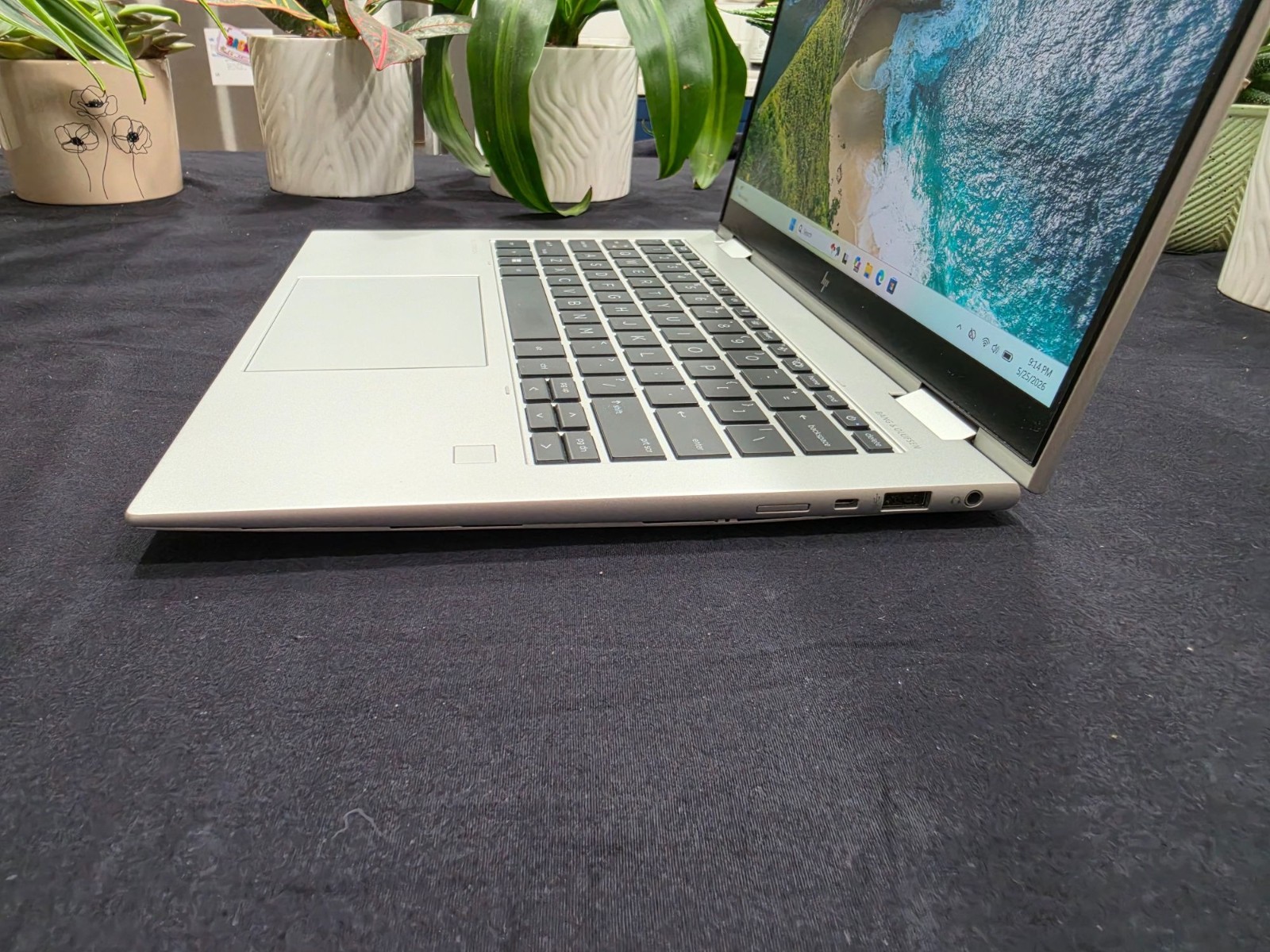 HP Elite x360 1040 G9 14″ 2-in-1 Touch i7-1265U 16GB 1TB NVMe SSD 4G LTE Win 11