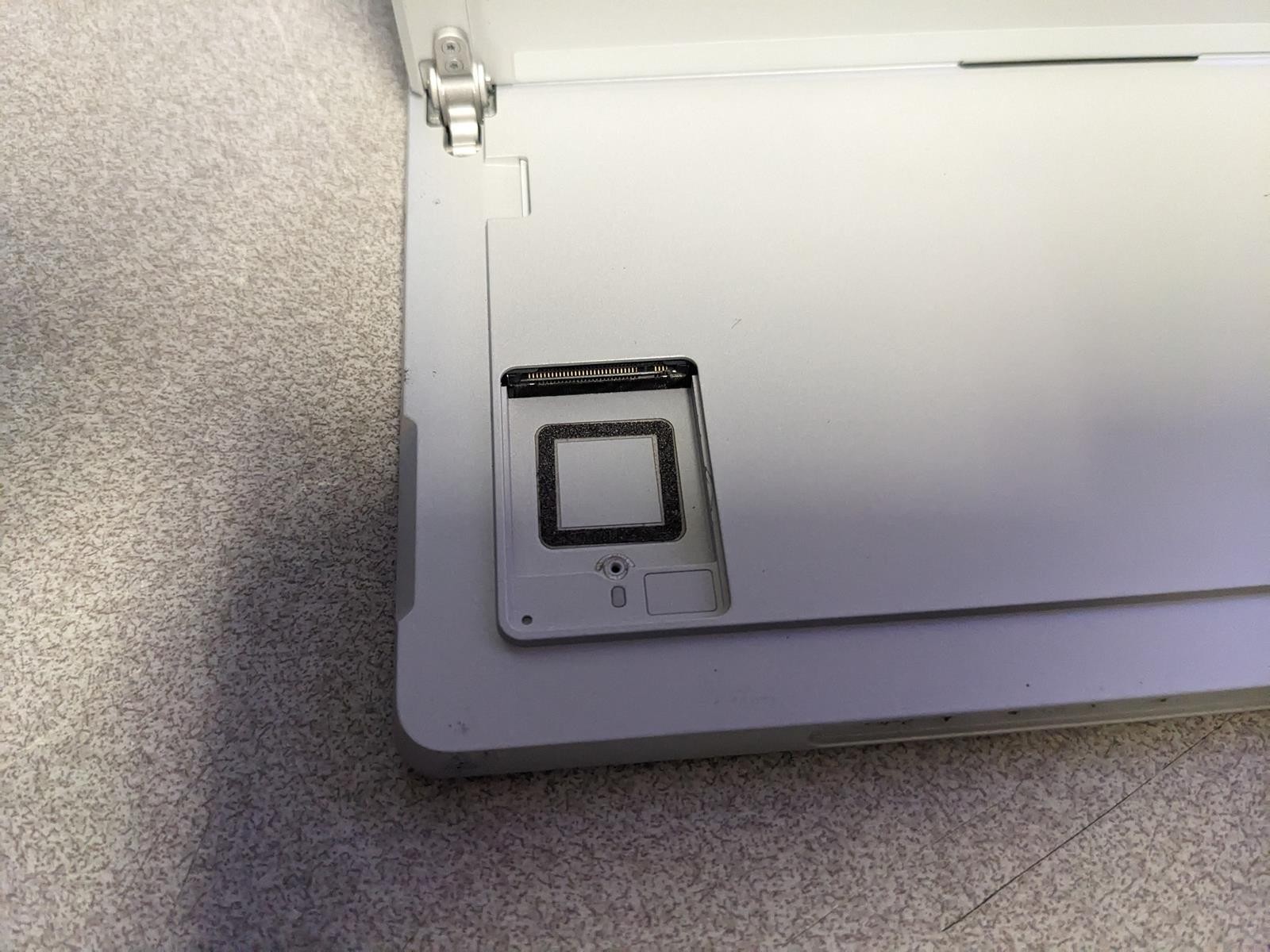 MICROSOFT SURFACE PRO 7+ (1960) i7-1165G7 @ 2.80GHz, 16GB RAM, NO HDD/OS
