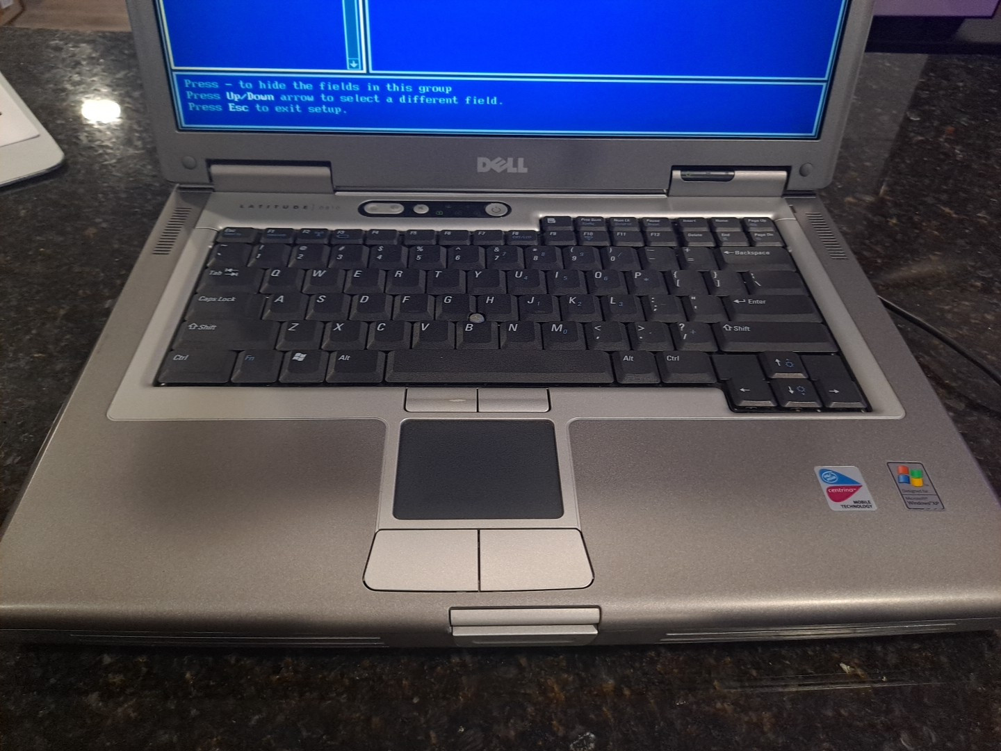 Dell Latitude D810 15″ Laptop Intel Pentium -BOOTS TO BIOS
