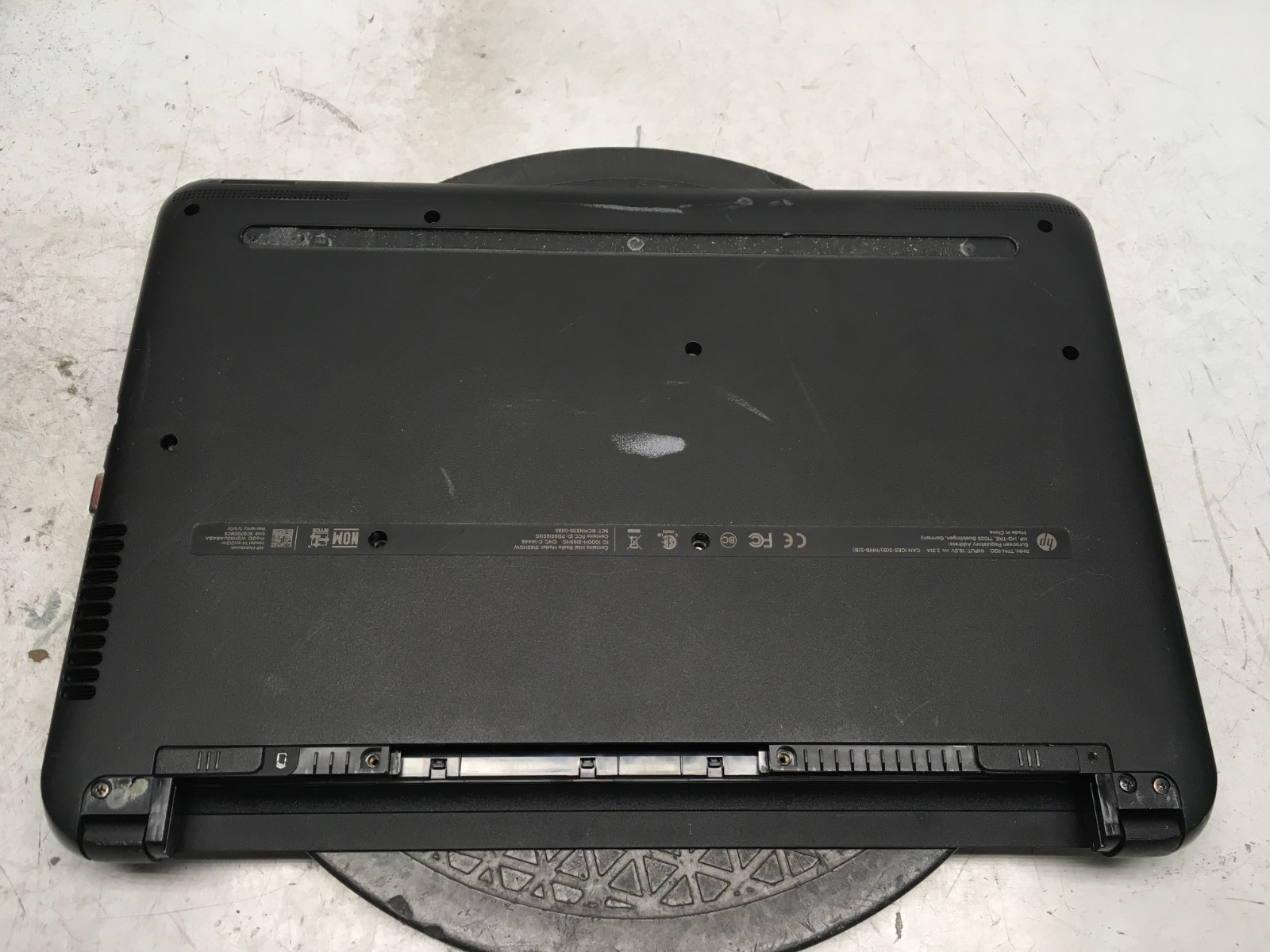 HP 14-AN013NR AMD E2-7110 4 GB NO HDD