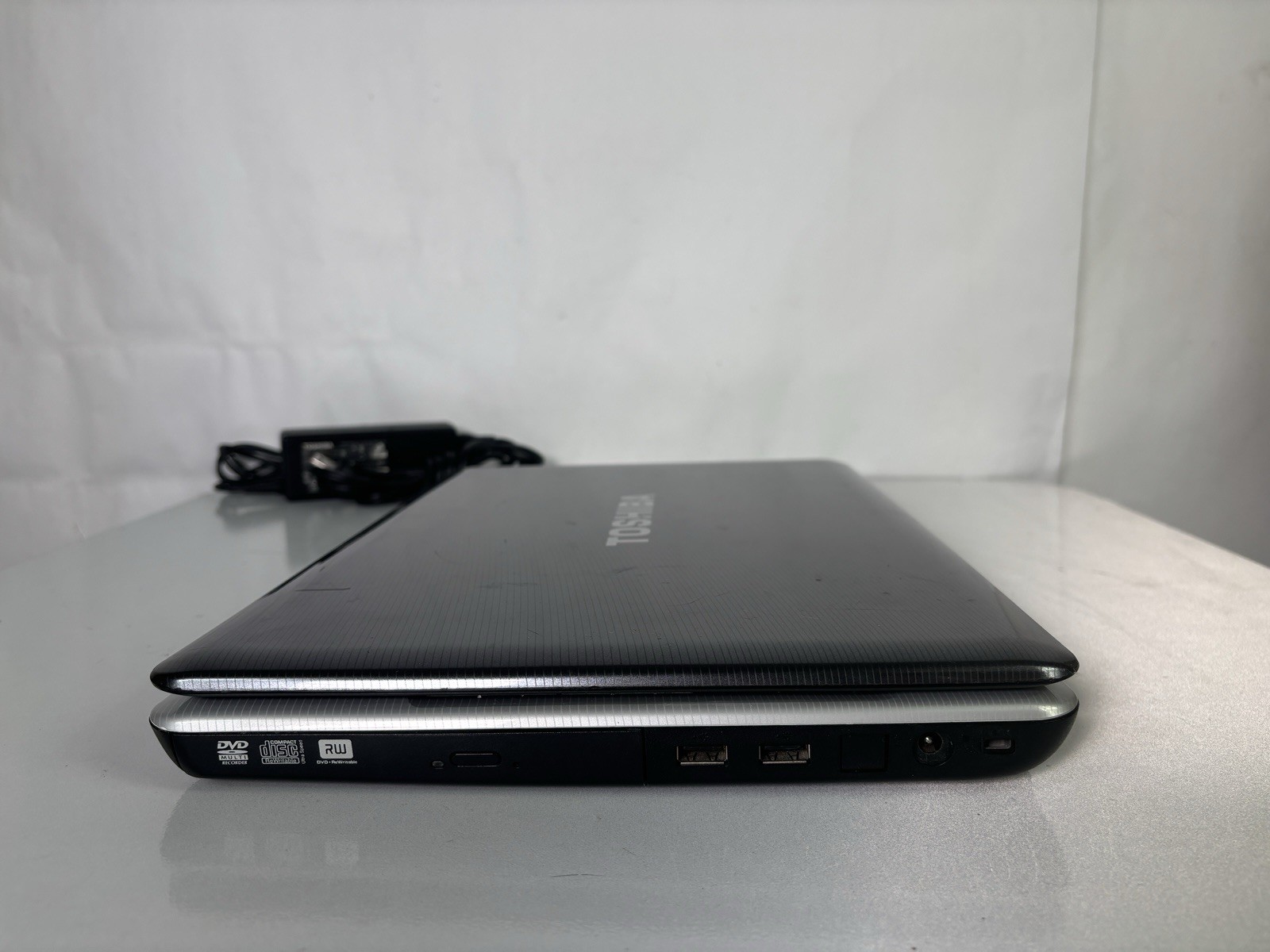 Toshiba Satellite L505 Laptop AMD Athlon II Dual-Core Windows 8 *READ