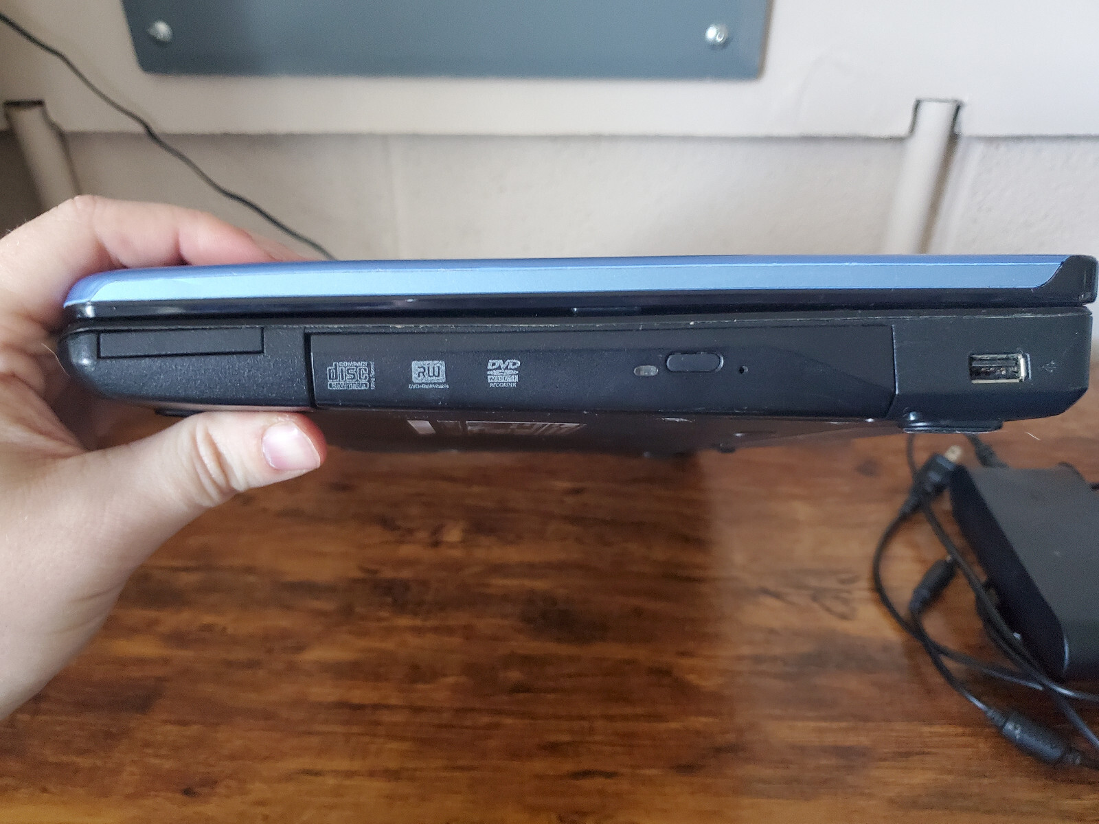 Dell Inspiron 1545 laptop Pentium T4400 4GB RAM No HDD As Is