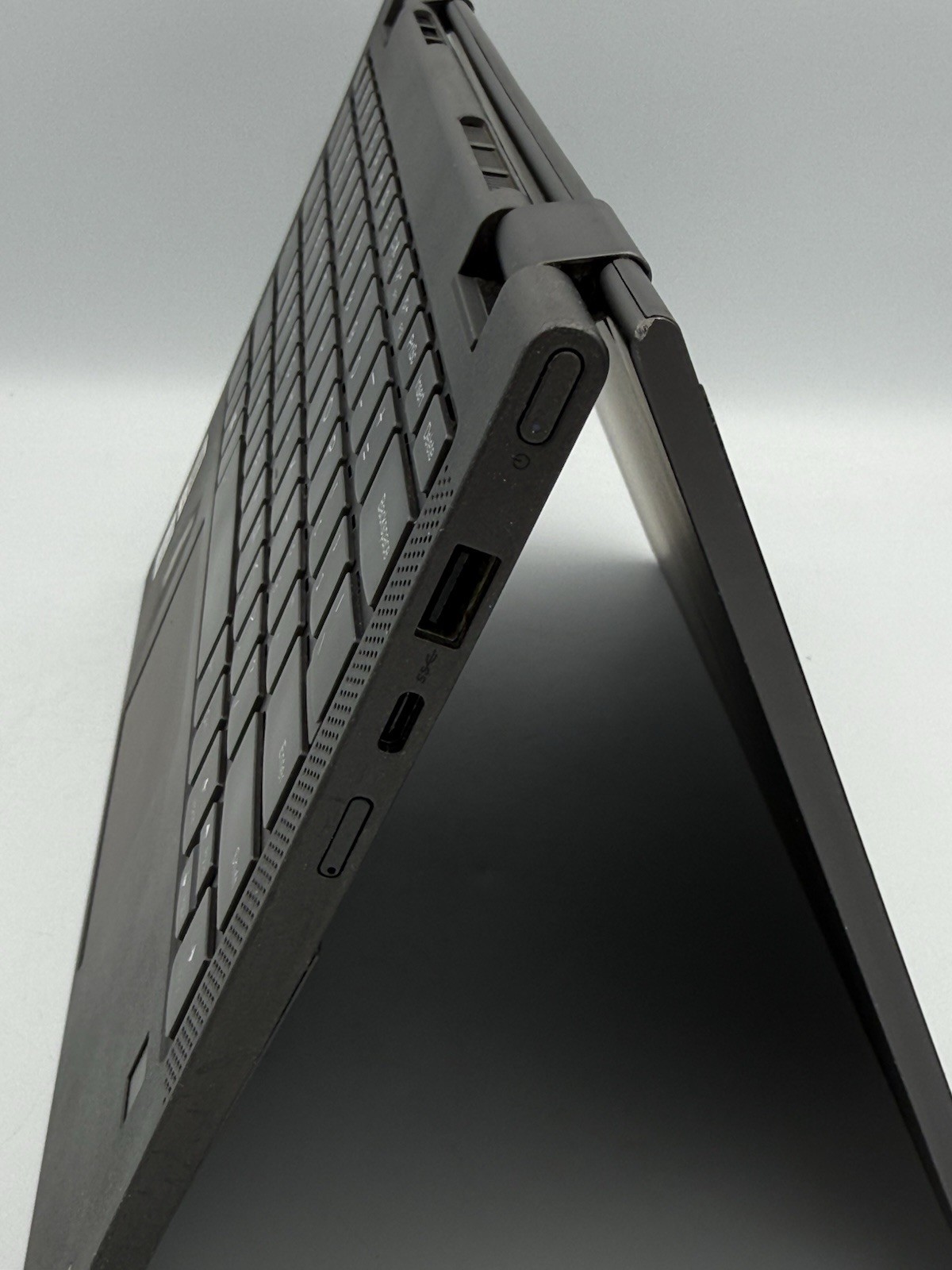 Lenovo Yoga C640-13IML LTE – 13.3” i5 10th Gen | 8GB RAM | 512GB SSD – 93G