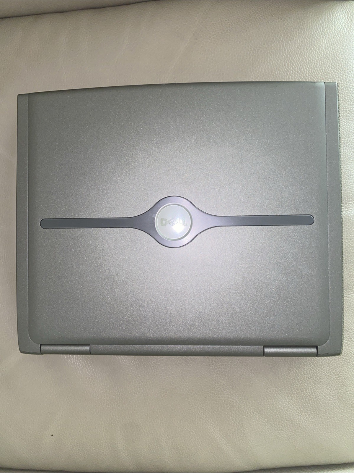 DELL INSPIRON 1150 LAPTOP — NEEDS A NEW BATTERY AND CHARGE – FOR PARTS ONLY