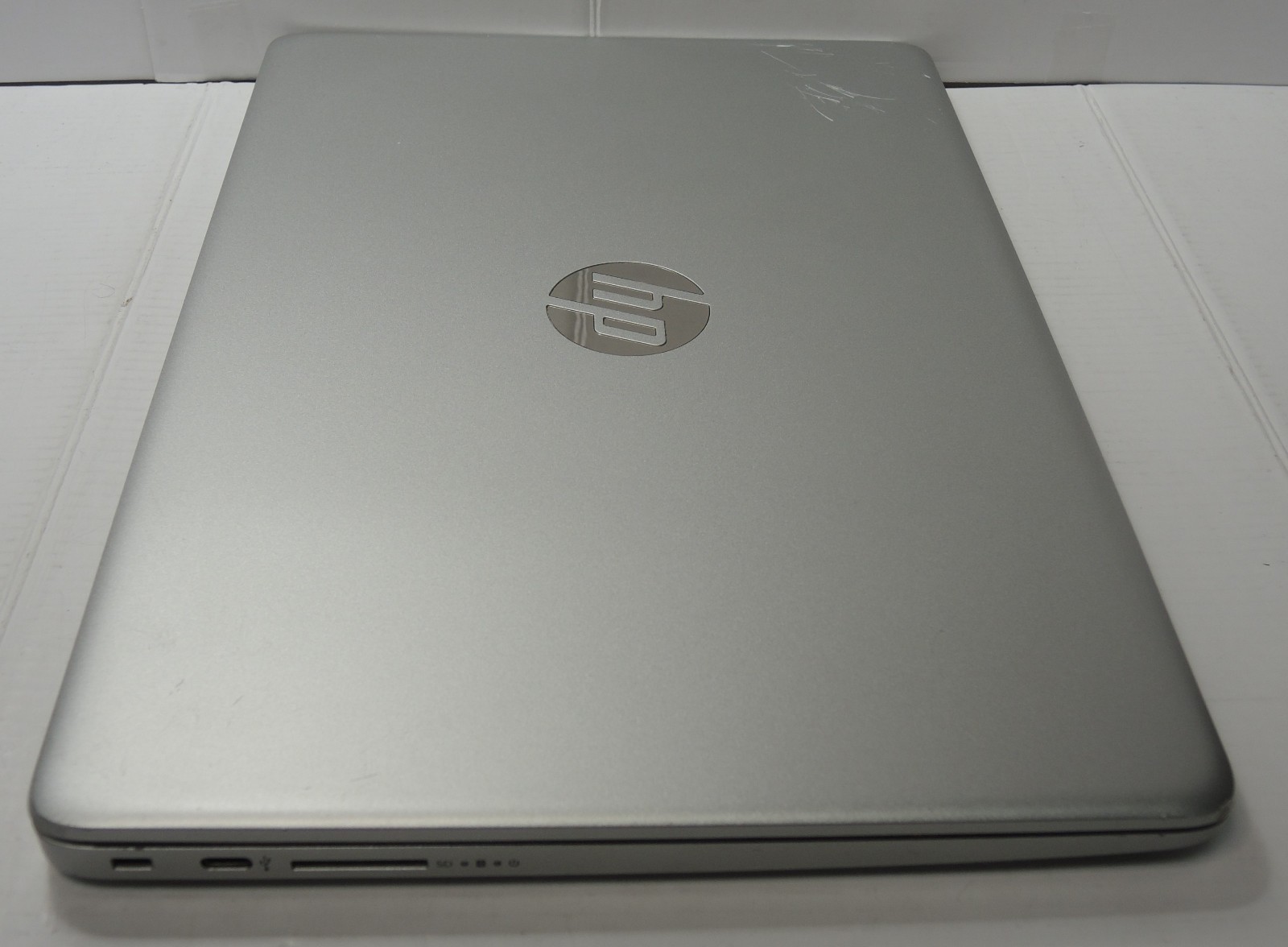 HP Laptop 14-dk1025wm (DEAD, NO POWER, LIQUID DAMAGE, PARTS ONLY, NON-FUCTIONAL)