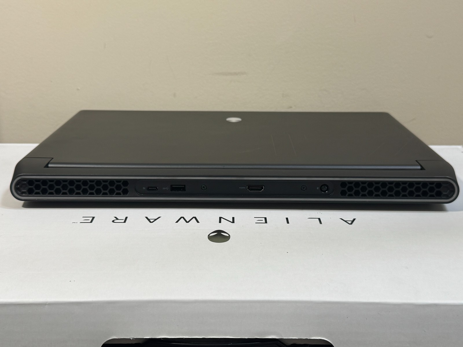 Alienware M17 R5 480Hz AMD Ryzen 9 6900HX 16GB 1TB/SSD RTX 3080 Gaming Laptop