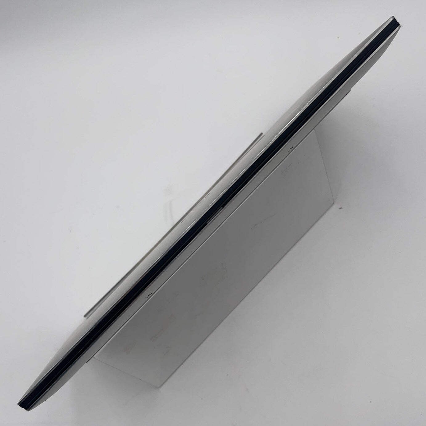 Dell XPS 7390 13.2″ i5-10210U 1.6GHz 8GB RAM 1TB SSD