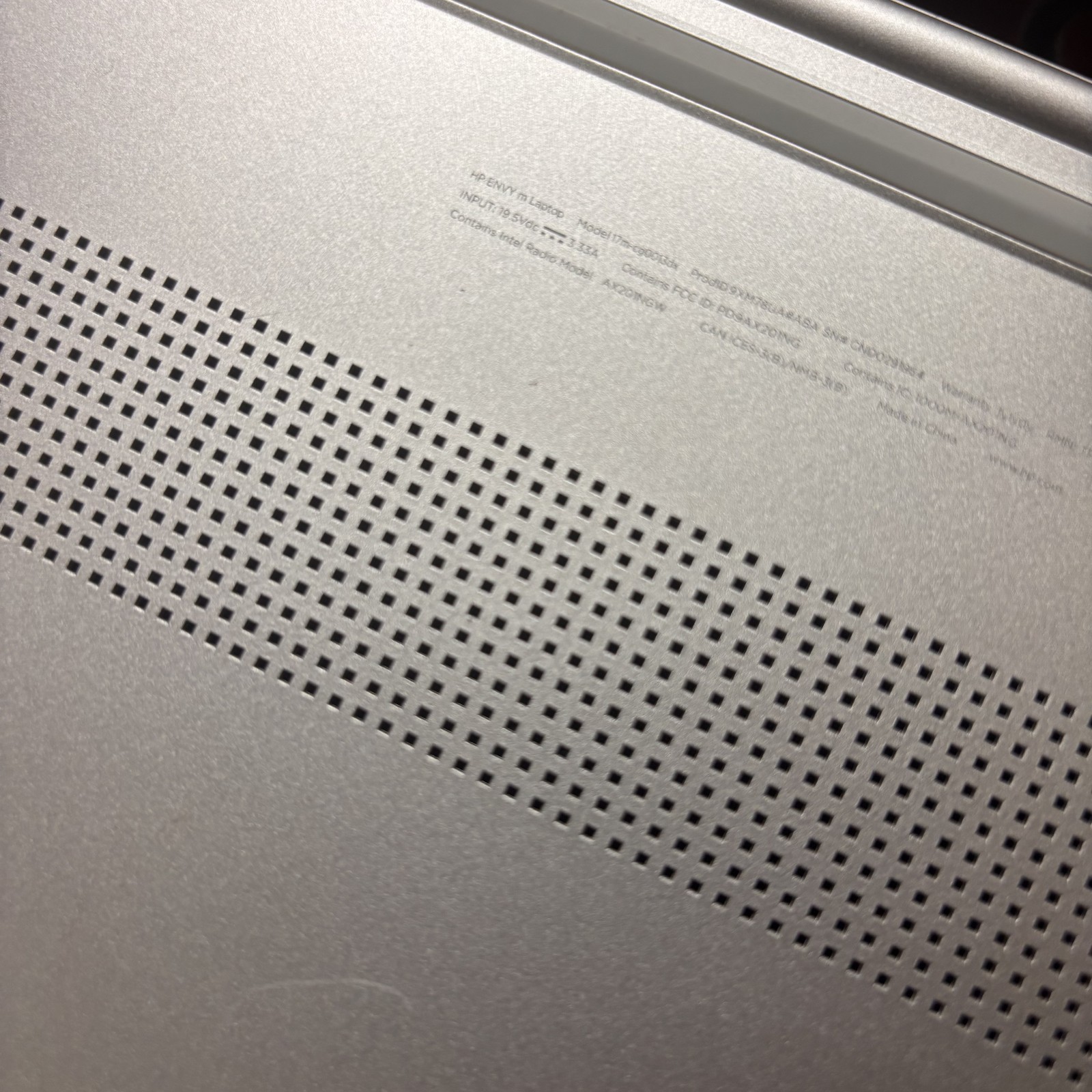 HP Envy 17m-cg0013dx Laptop i7-1065G7 1.3GHz 12GB 512GB SSD NVIDIA CRACKEDSCREEN