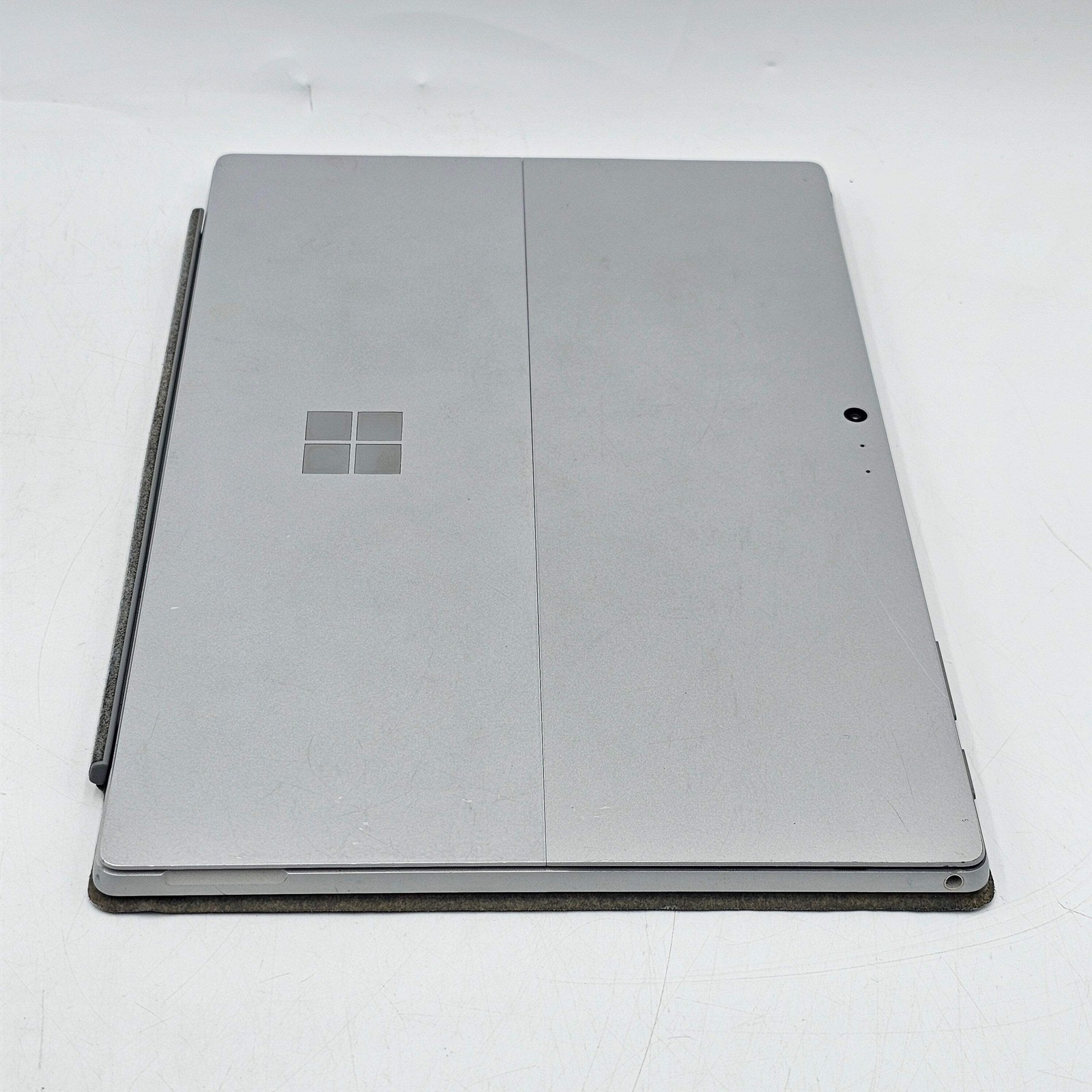 Microsoft Surface Pro 6 1796 12.3″ i5-8250U 1.6GHz 8GB RAM 128GB SSD