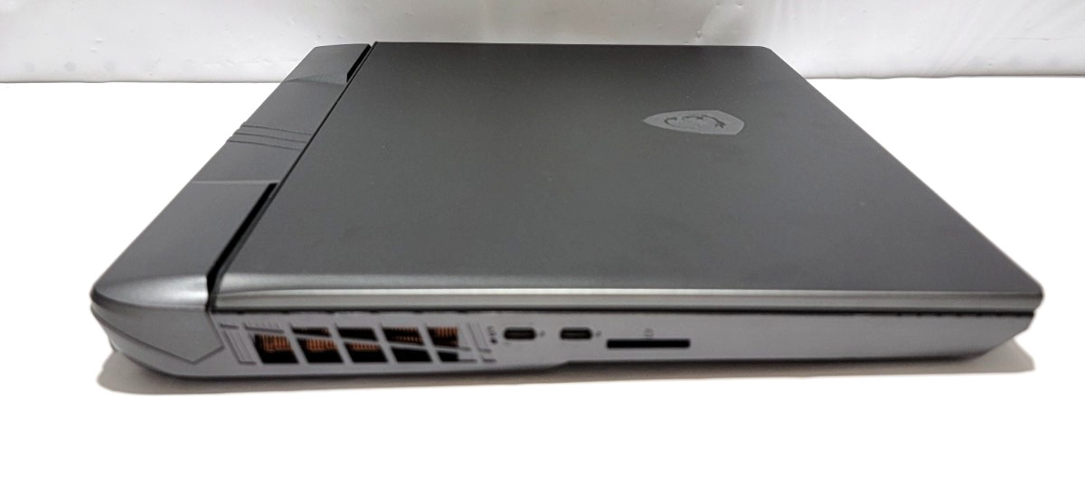 MSI Vector 16 HX AI A2XW-Intel Ultra 9 275HX-64GB Ram-4TB SSD-Nvidia RTX 5070
