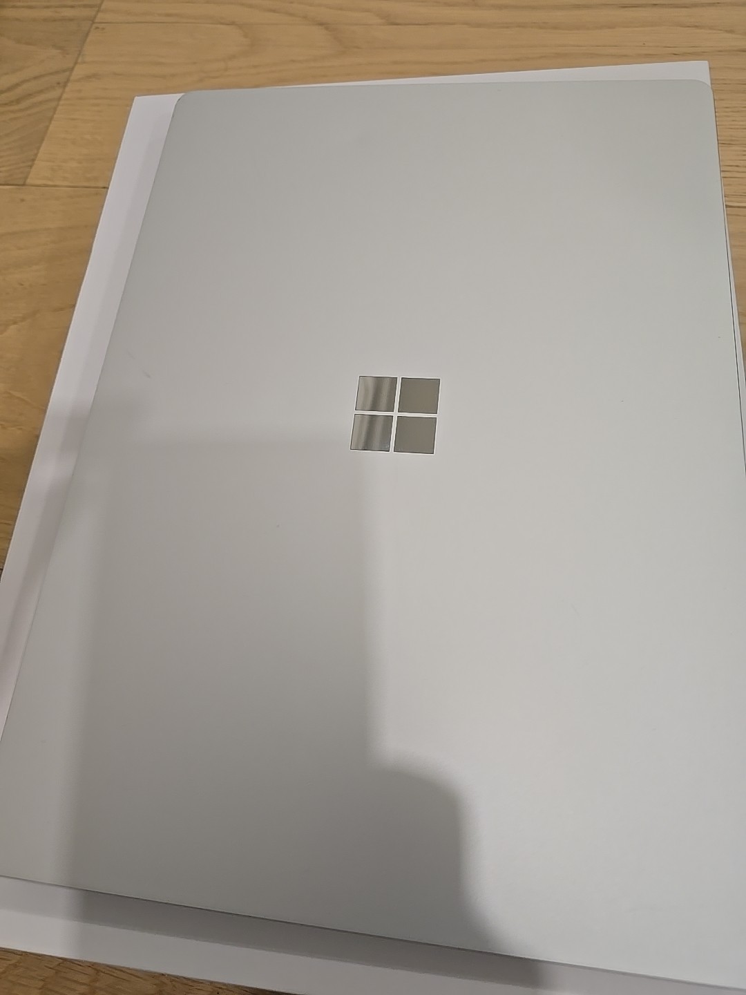 Microsoft Surface Laptop 13.5” (256 GB, Intel Core i5 1ST Gen., 8 GB) -…