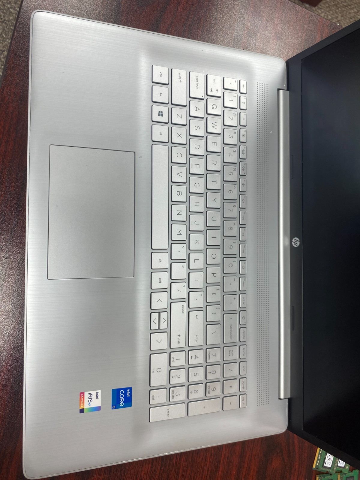 Hp Laptop 17-cnlxxx i5-1155g7@2.50 12GB DDR4 250GB SSD