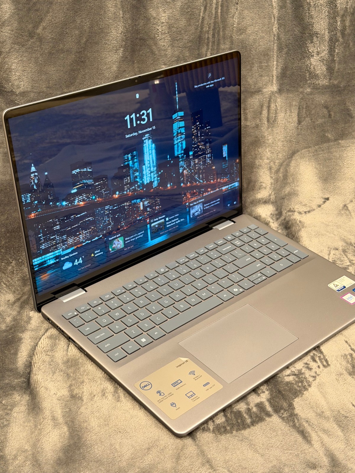 Dell Inspiron 16 5640, i7 150U, Silver, 16 GB RAM, 1 TB SSD, Mint Condition