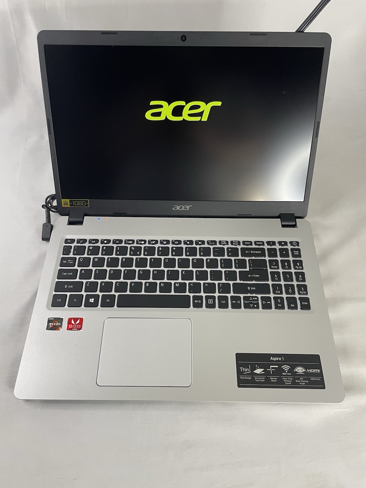 NEW In Box Acer Aspire 5 A515-43-R19L SlLM 15.6″ Ryzen 3 3200U 4GB 128GB Win10S
