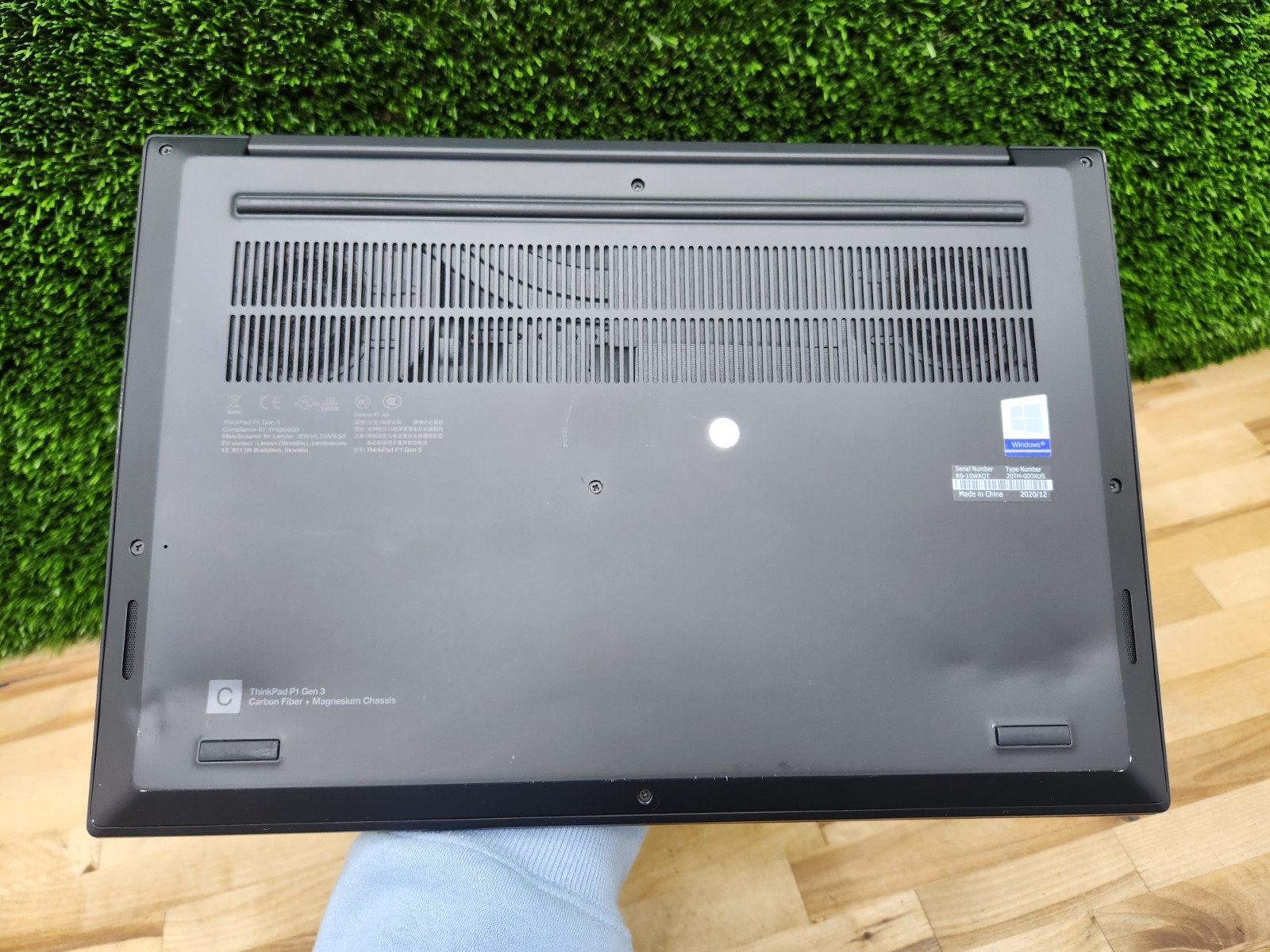 Lenovo ThinkPad P1 Gen 3 15.6″ i7-10750H 32GB 256GB SSD Quadro T1000 Win 11 Pro~