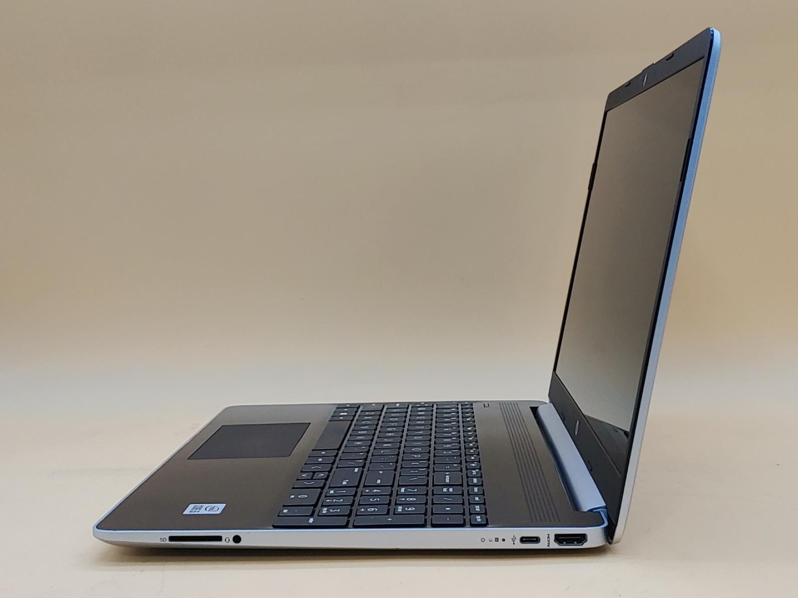 HP Notebook 15-dy1076nr 15.6″ i5-1035G1 *NO RAM/NO SSD/NO AC* **CRACKED SCREEN**
