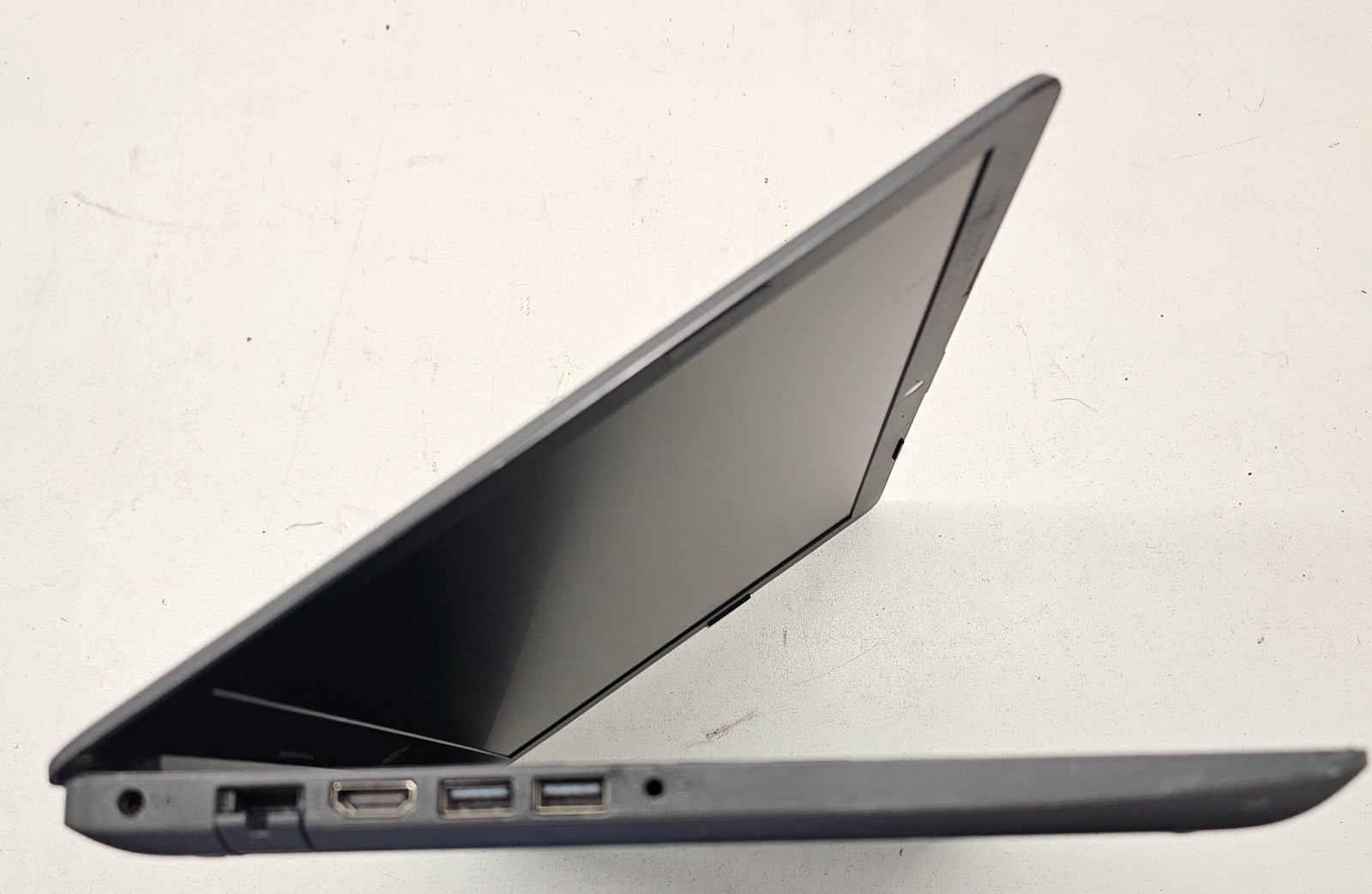 HP 255 G7 15.6″ Laptop AMD Ryzen 3 3200U NO RAM/HD/OS/POWER (FL)