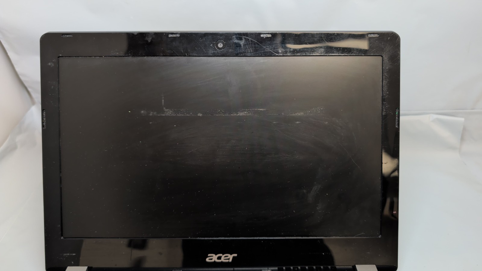 Acer C740 11 Inch Chromebook Intel Celeron 3205U 4GB RAM 16GB SSD NO CHARGER