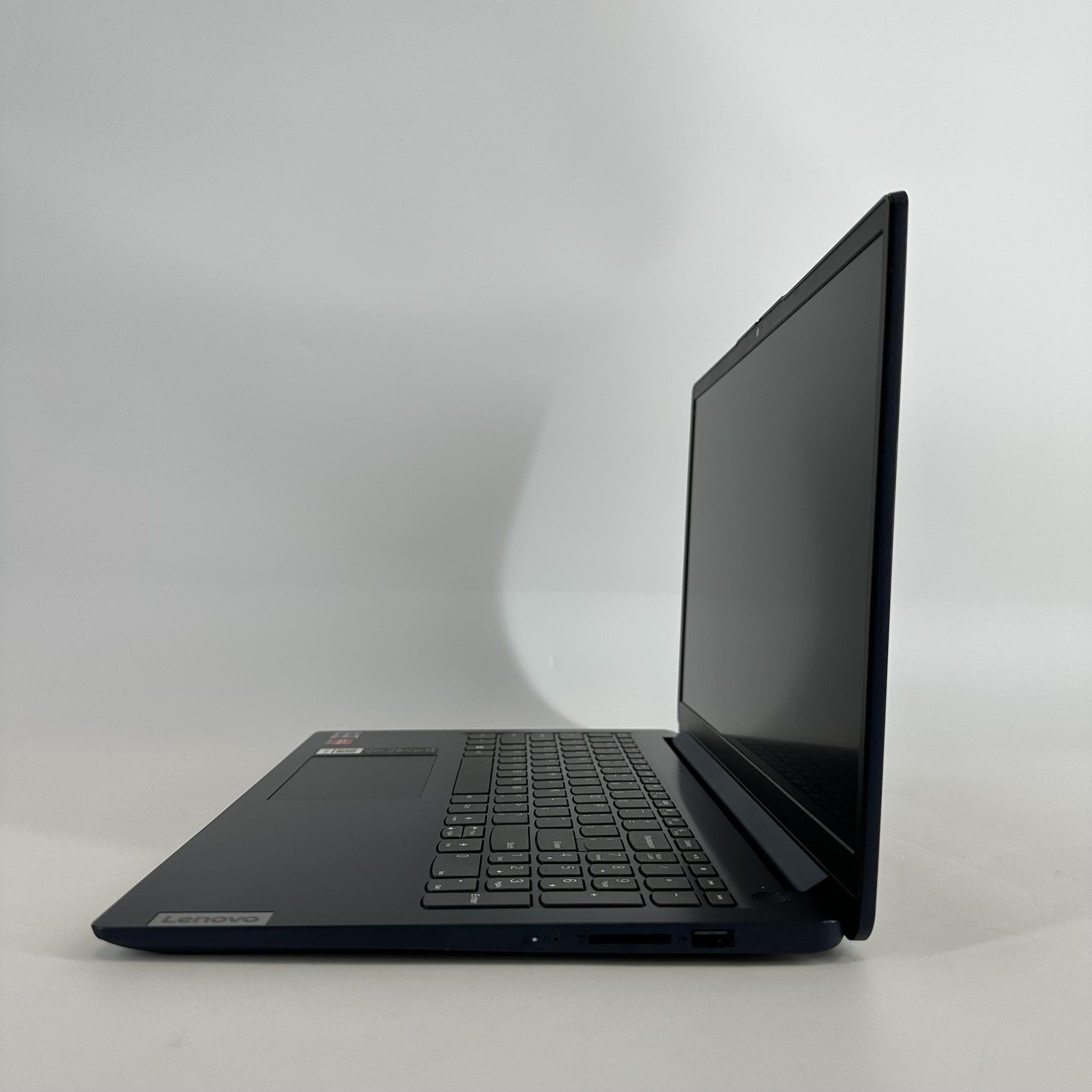 Lenovo IdeaPad 1 15.6 FHD TOUCH 2.8 GHz Ryzen 5 7520U 8GB 256GB SSD Excellent
