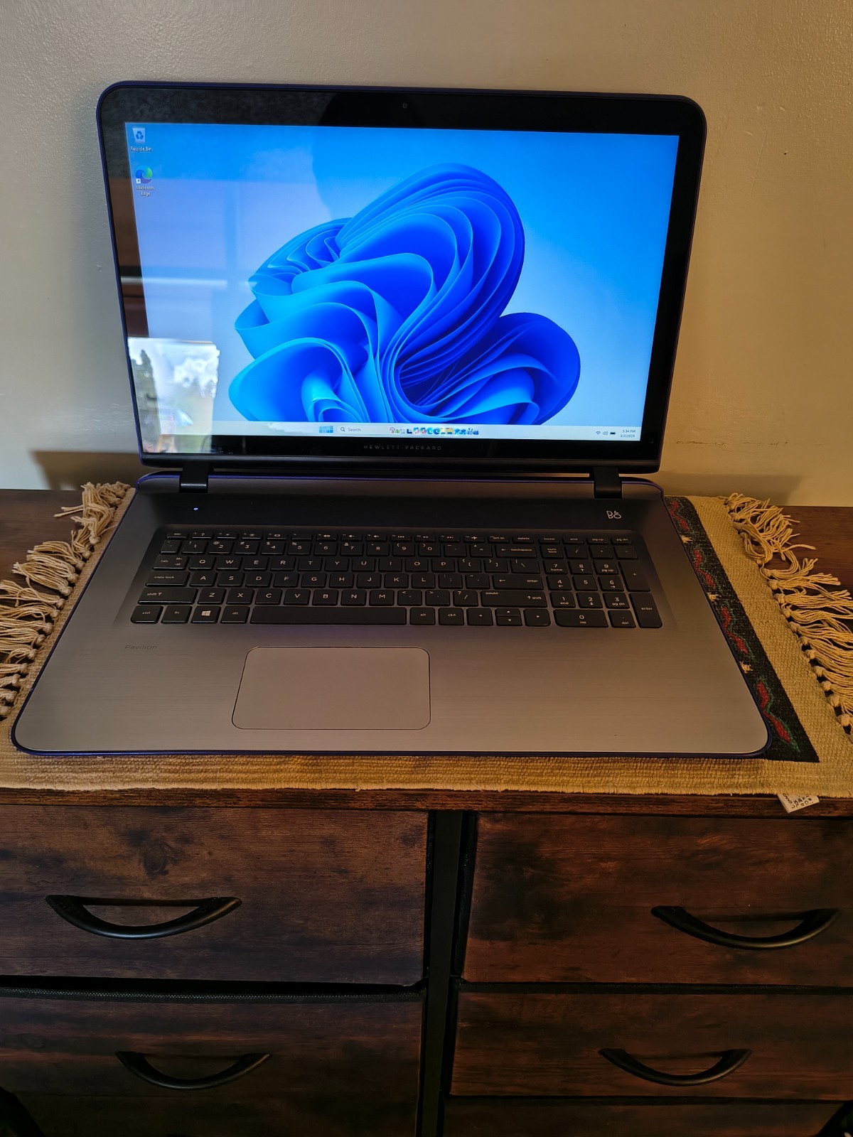 HP Pavilion 17-g138cy Touch AMD A6-6310 W/Radeon R4 GPU 12GB 256GB SSD W11Hm