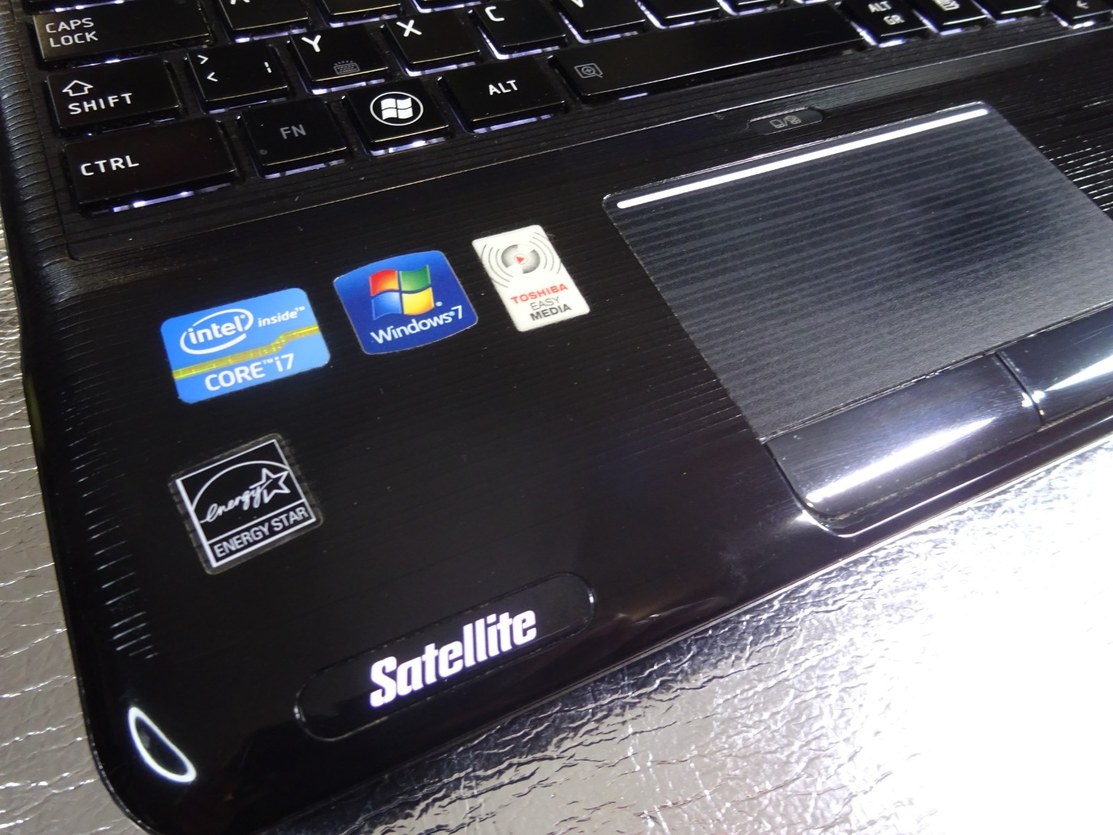 Toshiba Notebook Laptop PC Satellite P750-13G 8GB RAM Windows 10 Pro i7 HDMI