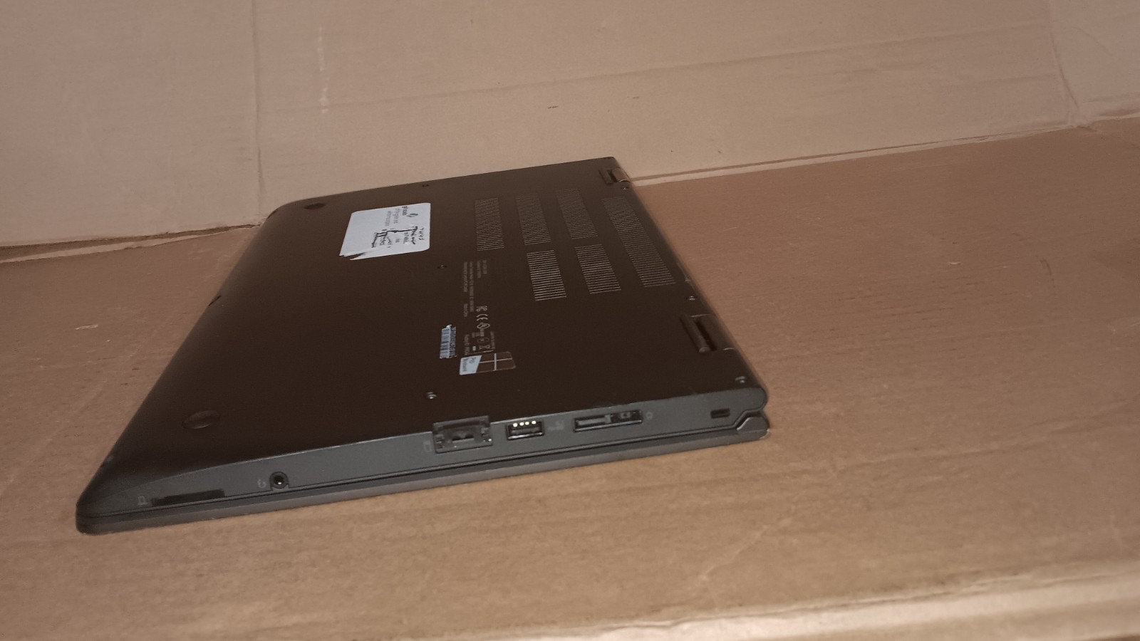 Lenovo ThinkPad Yoga 15 Core i5-5200 @ 2.2 GHz 15.6 convertible LCD screen 20DQ