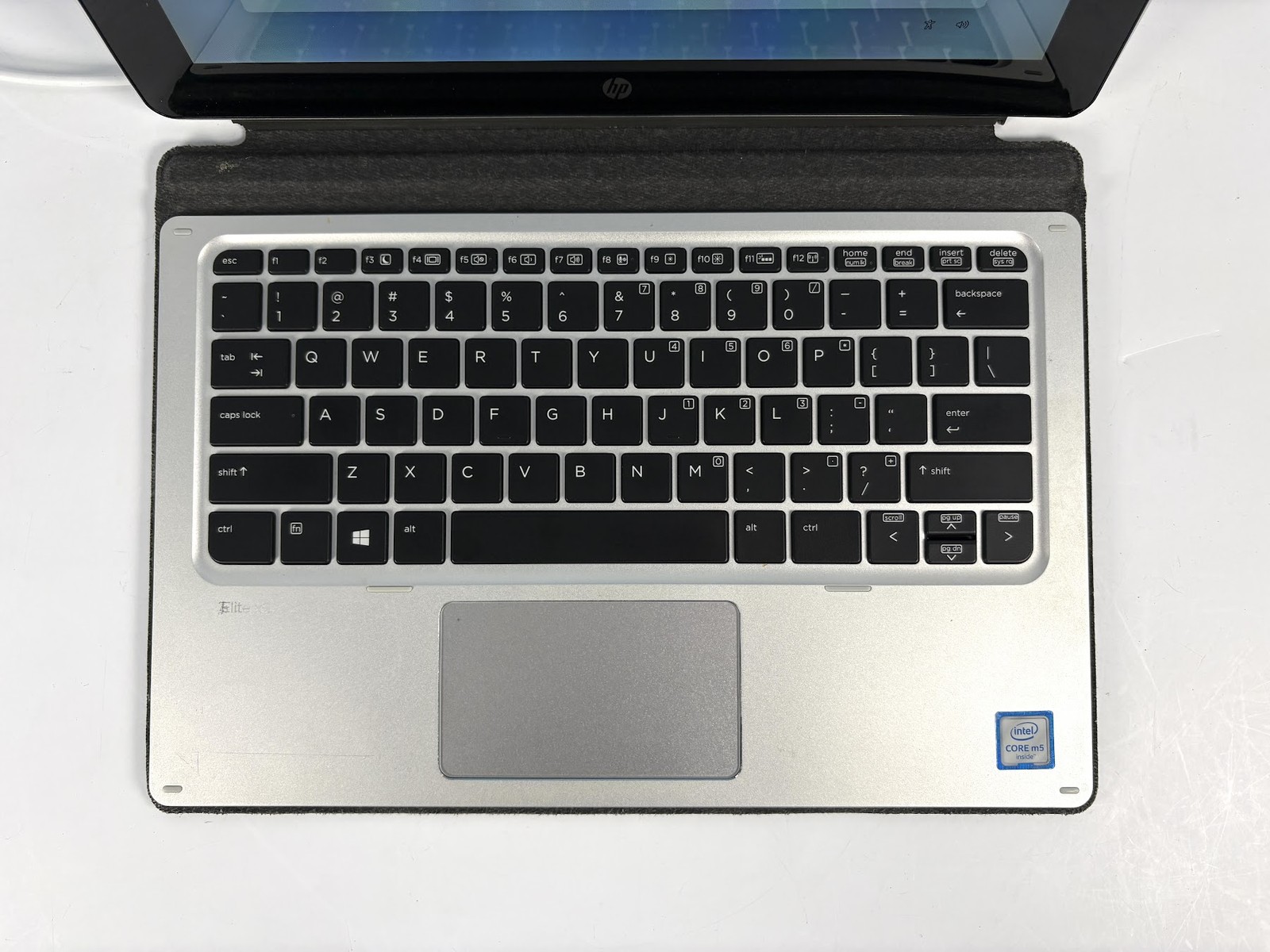 HP Elite x2 1012 G1 – 12″ FHD+ Touch, 1.1GHz m5-6Y54, 8GB RAM, 256GB SSD