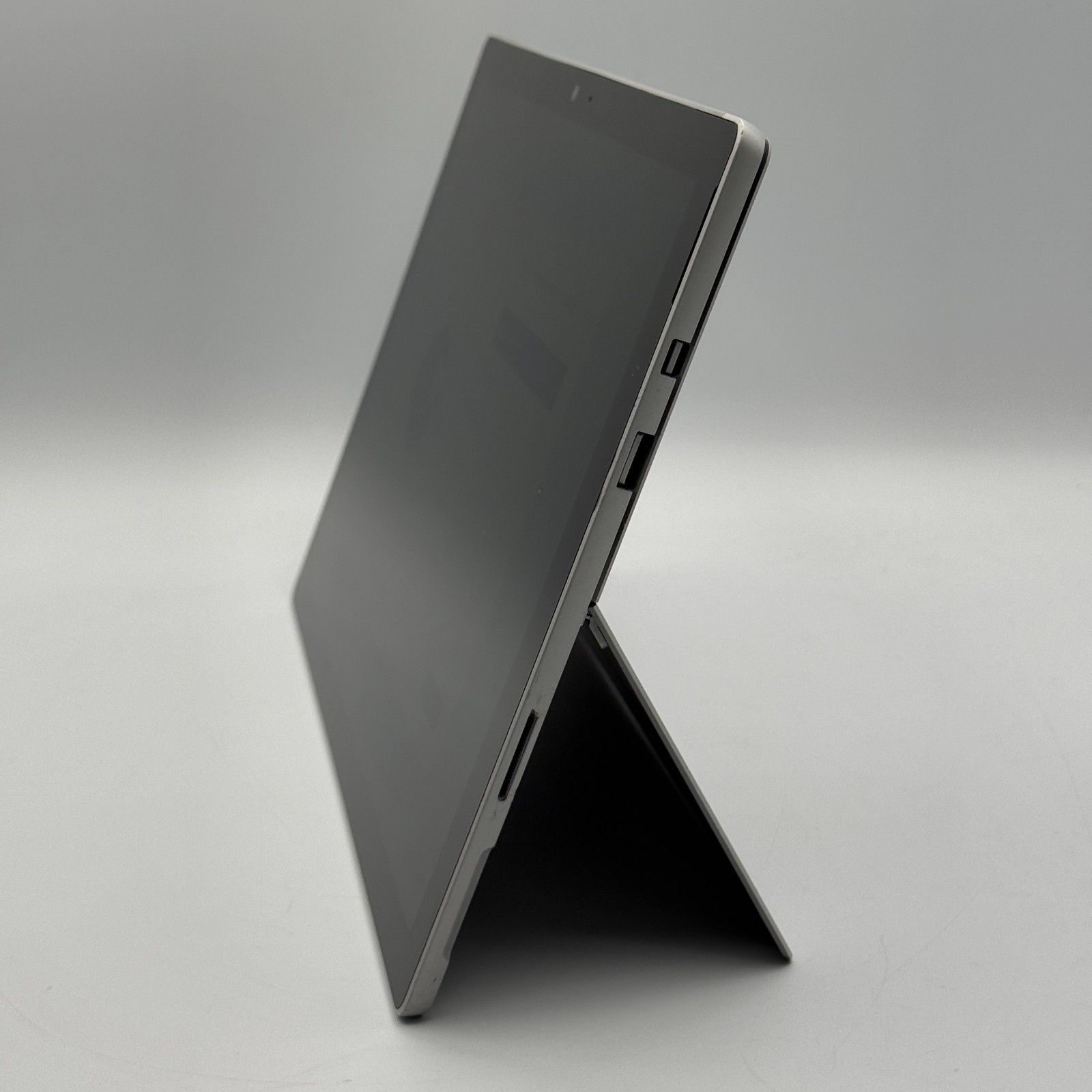 Microsoft Surface Pro 5 1796 i5-7300U 4GB 128GB SSD 12.3″ Tablet Silver – C