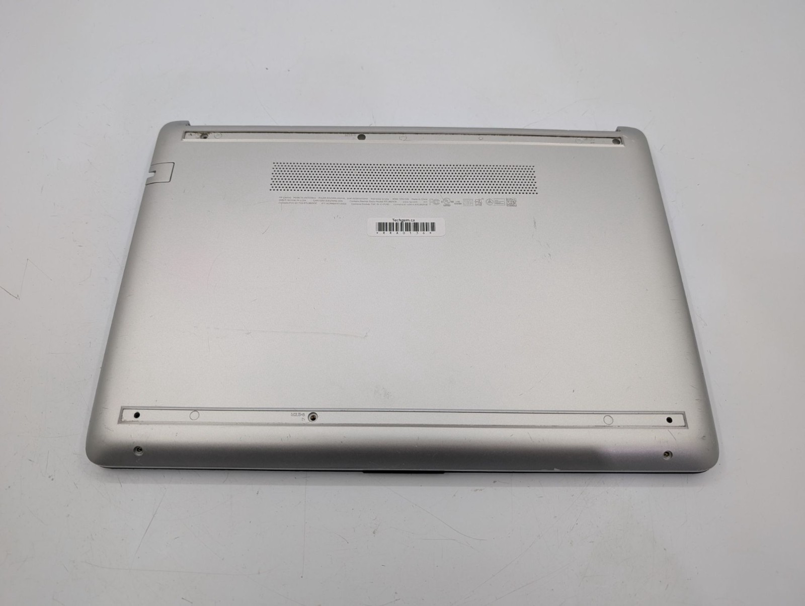 HP Laptop 14-DK0058CA 14″ Display AMD Ryzen 3 3200U 2.60GHz Processor Laptop
