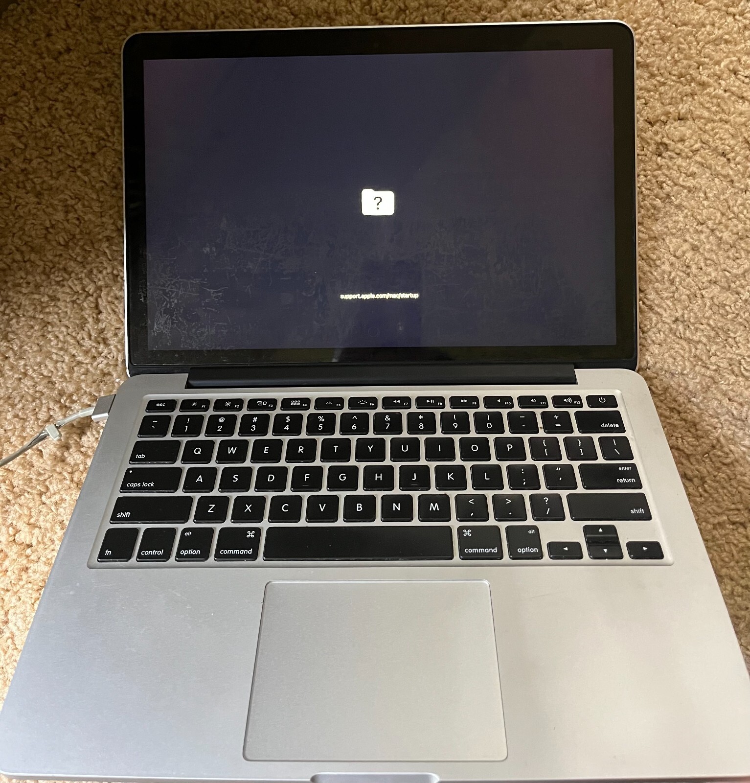 MacBook Pro 2015 + charger + keyboard + mouse