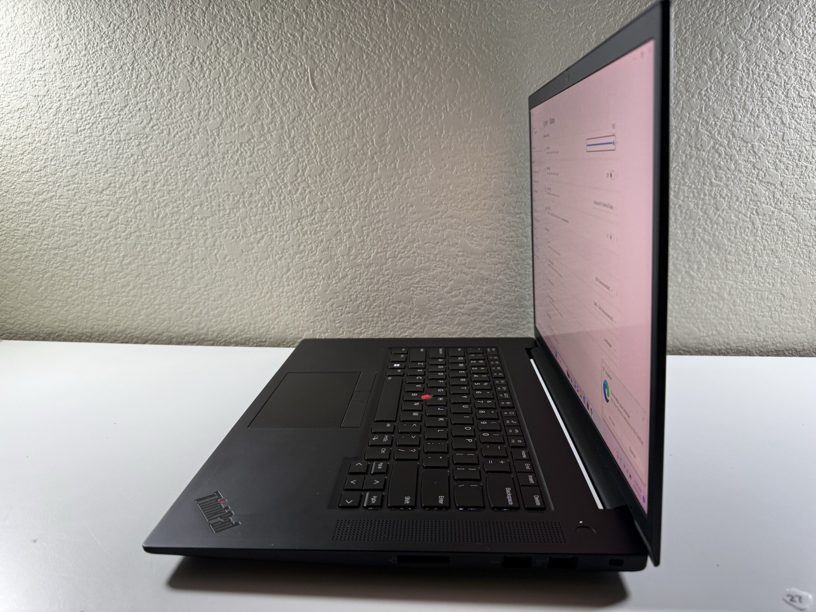 LENOVO THINKPAD P1 Gen 4 3840×2400 I7-11850H 512GB 16GB RAM NVIDIA T1200 WIN 11