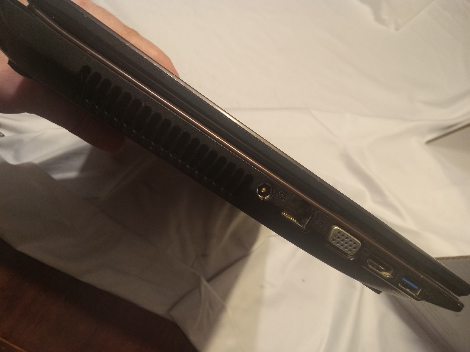Asus X53E-RH52 Intel i5-2450M 2.5GHz 6 GB – Needs repair, working, please read