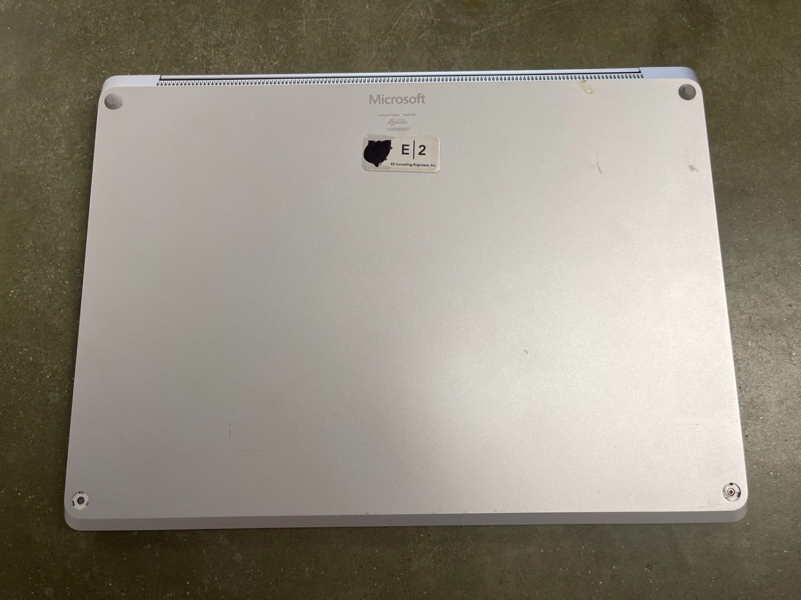 Microsoft Surface Laptop 3 13.5″ Touch i7-1065G7 16GB RAM 256GB NVME SSD WIN 11