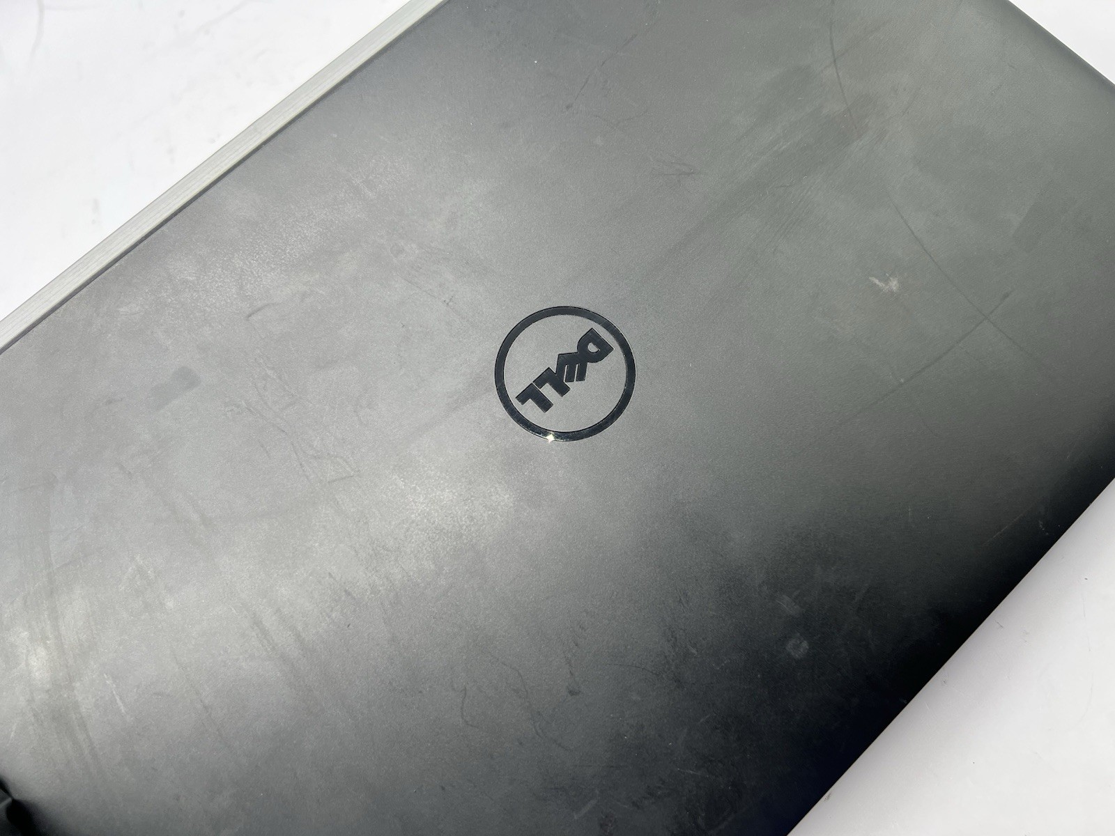 Dell Latitude E5570 15.6 inch (Core i5-6200U, 2.30GHz, 8 GB) No HDD/Charger/OS